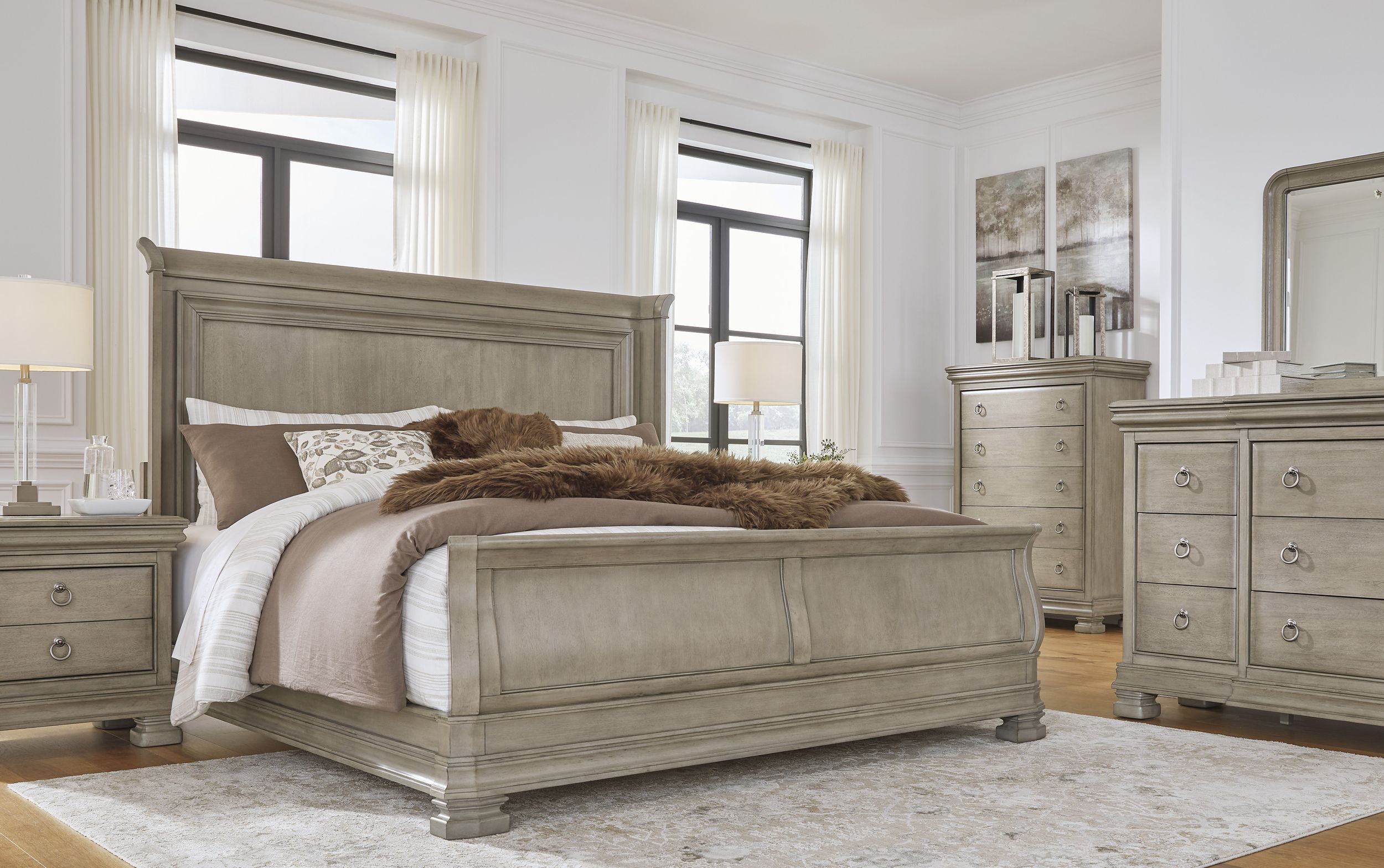 Lexorne Wood Sleigh Bedroom Set