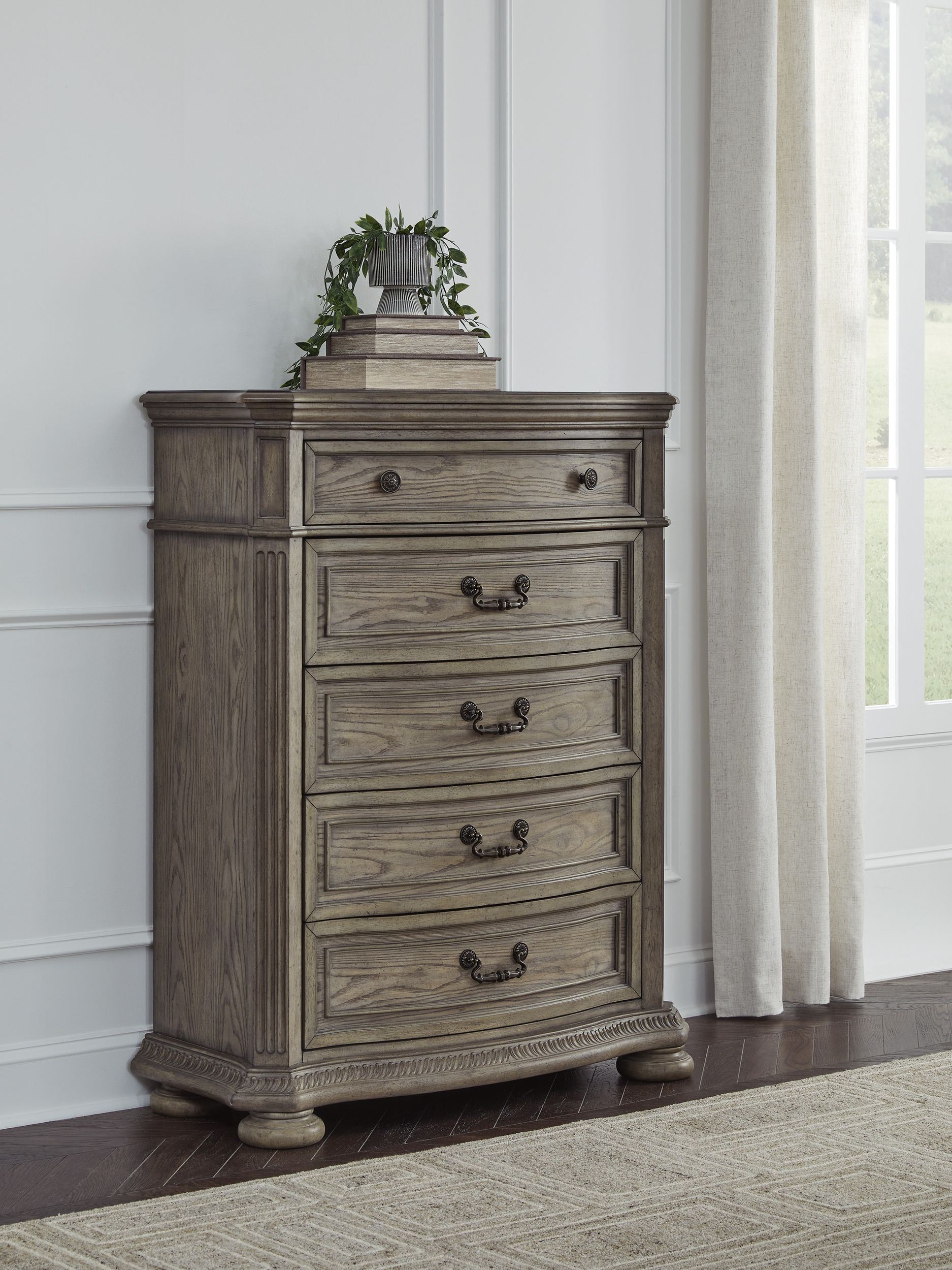 Ardenfield Wood/Wood Veneer Chest w/5 Drawers