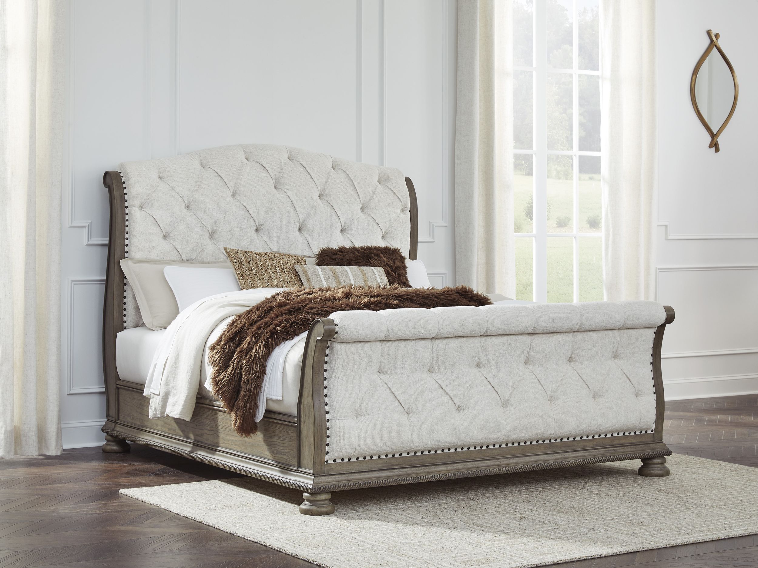 Ardenfield Fabric/Wood Upholstered Sleigh Bed