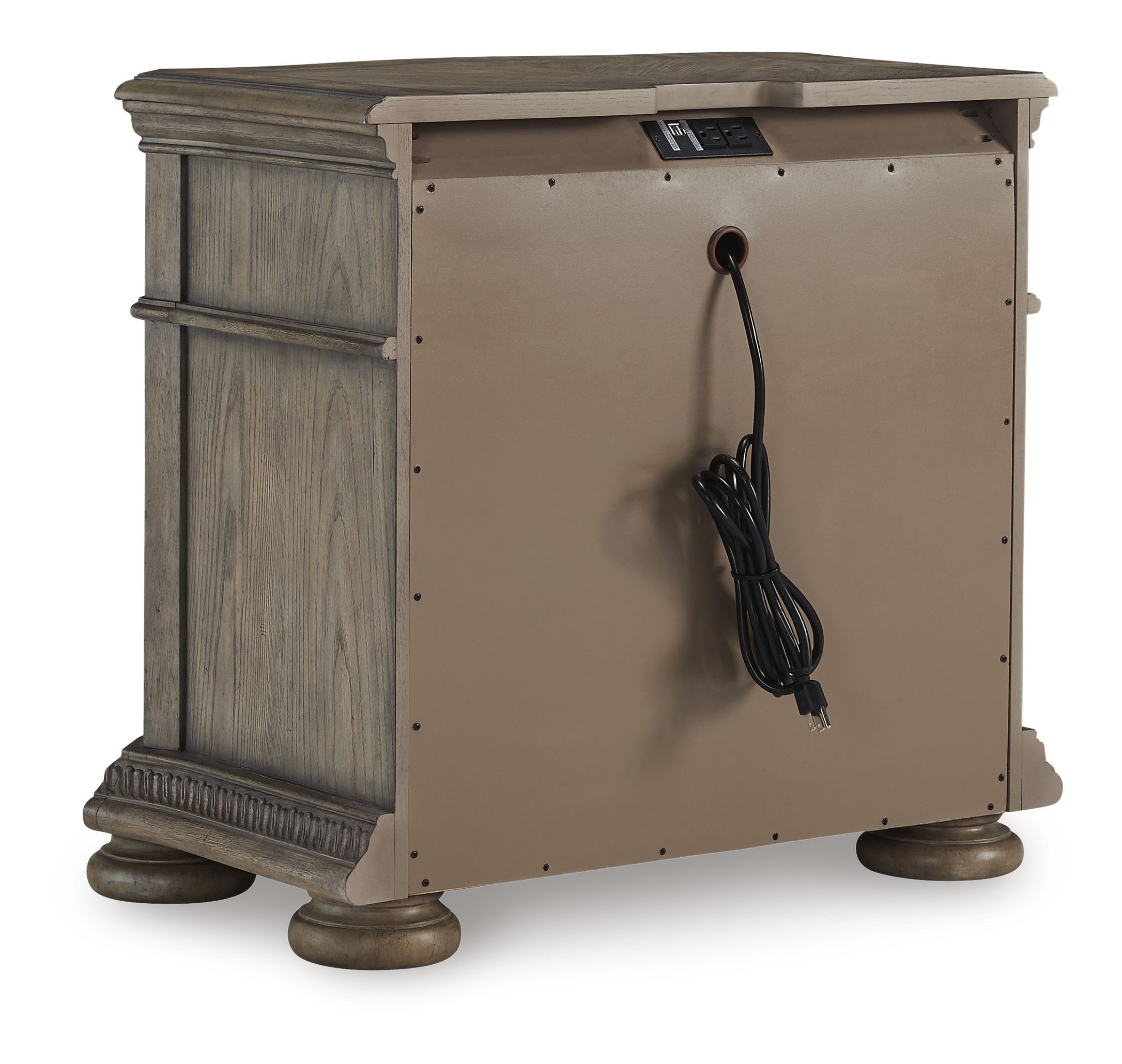 Ardenfield Wood/Wood Veneer Nightstand w/3 Drawers