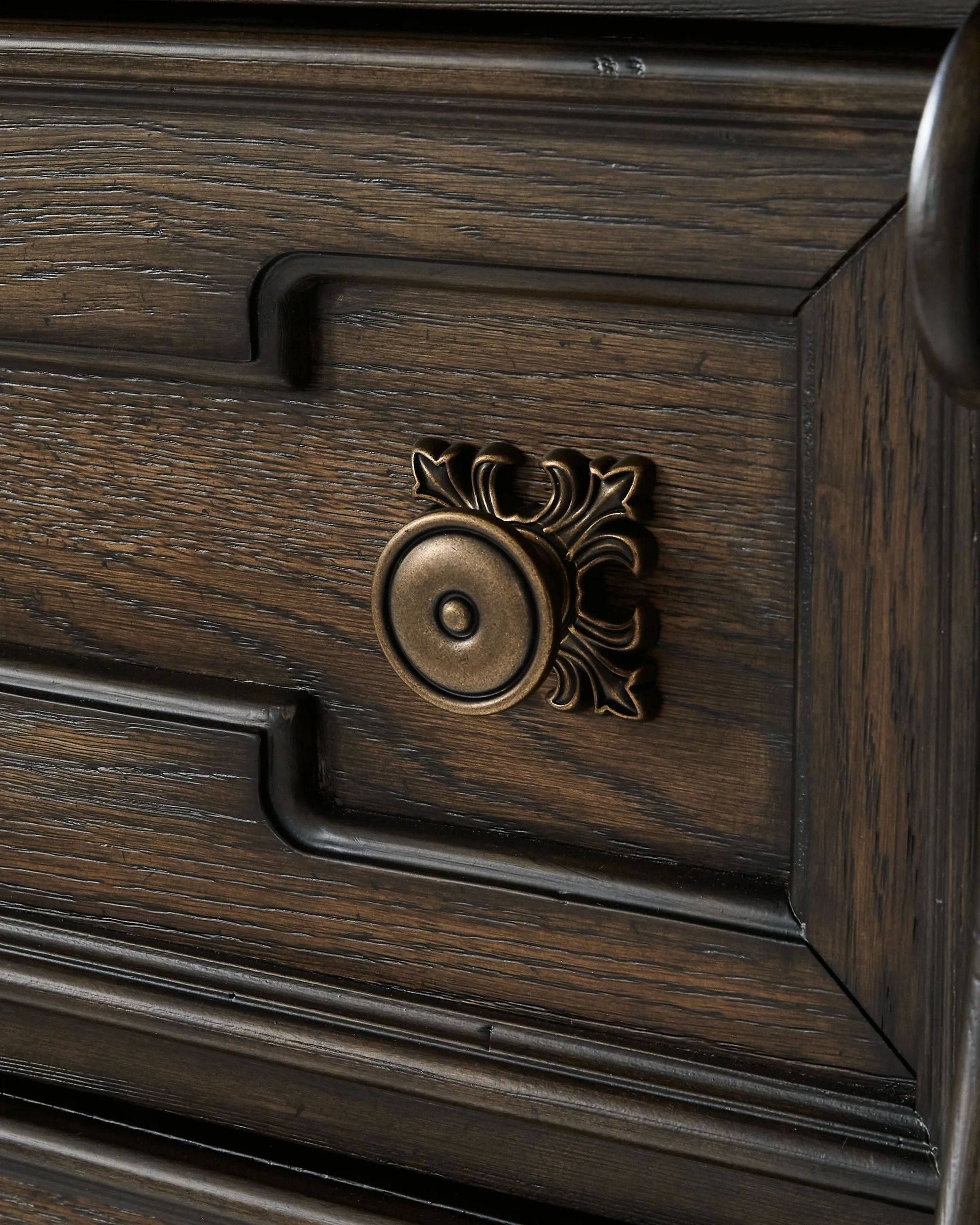 Ashley SM Maylee 6-Drawer Wood Veneer Dresser
