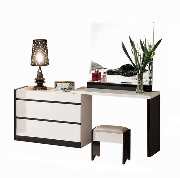 B 23 3-Drawer Dresser & Mirror