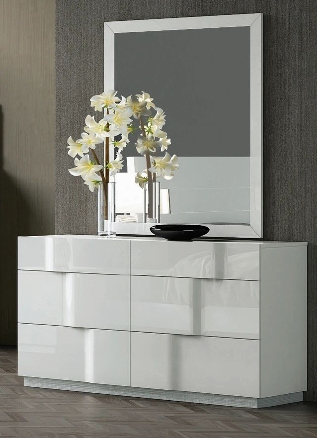 B 60 6-Drawer Dresser & Mirror