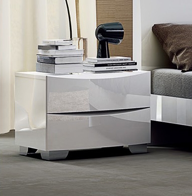 B 62/63 2-Drawer Nightstand