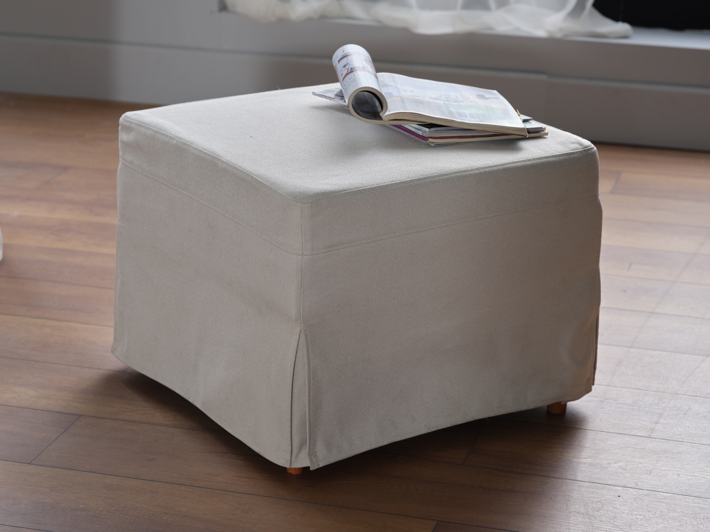 Barlow Fabric Accent Swivel Armchair w/Ottoman