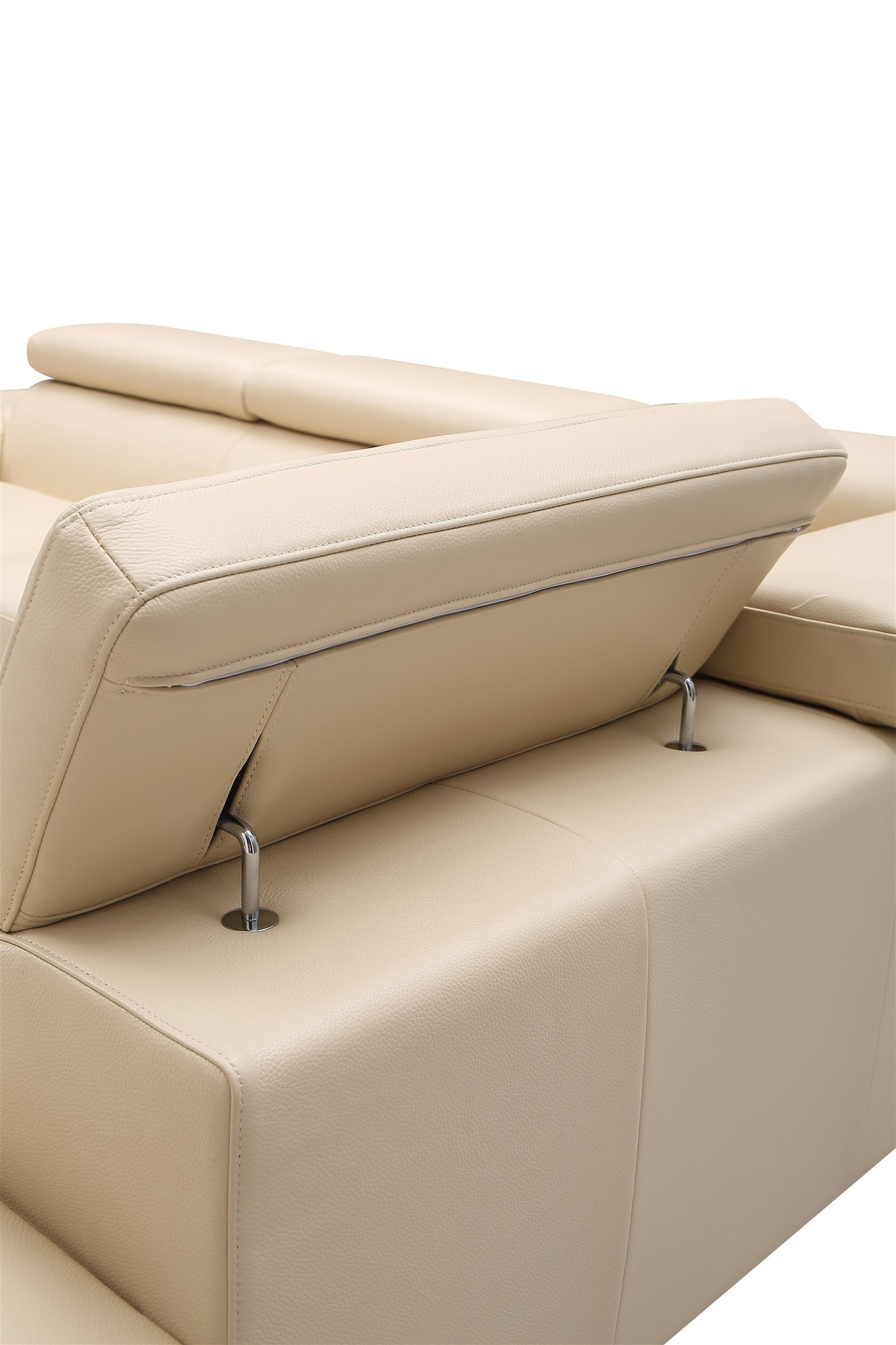 Baxter L-Shaped Leather Sectional with Right Chaise & Motion Headrest