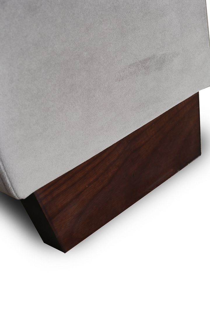 Parlay Velvet Full Size Bed