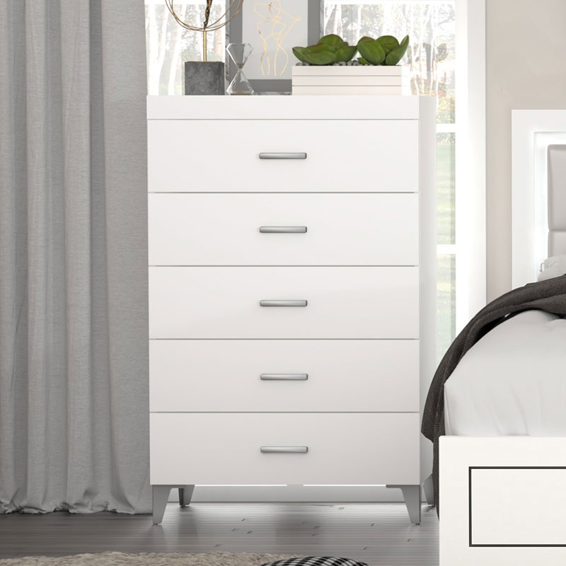 Casilda Wood Chest w/5 Drawers