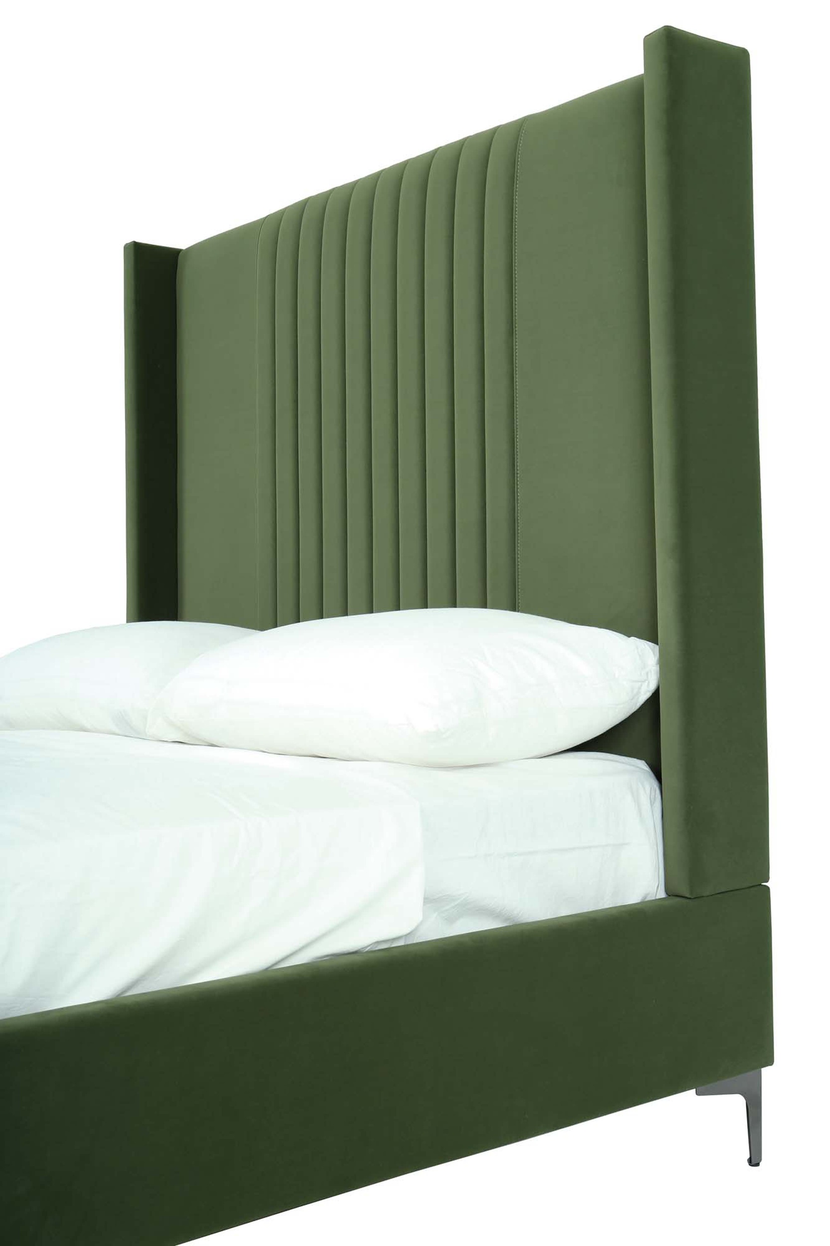 Promenade Velvet Platform Full Size Bed