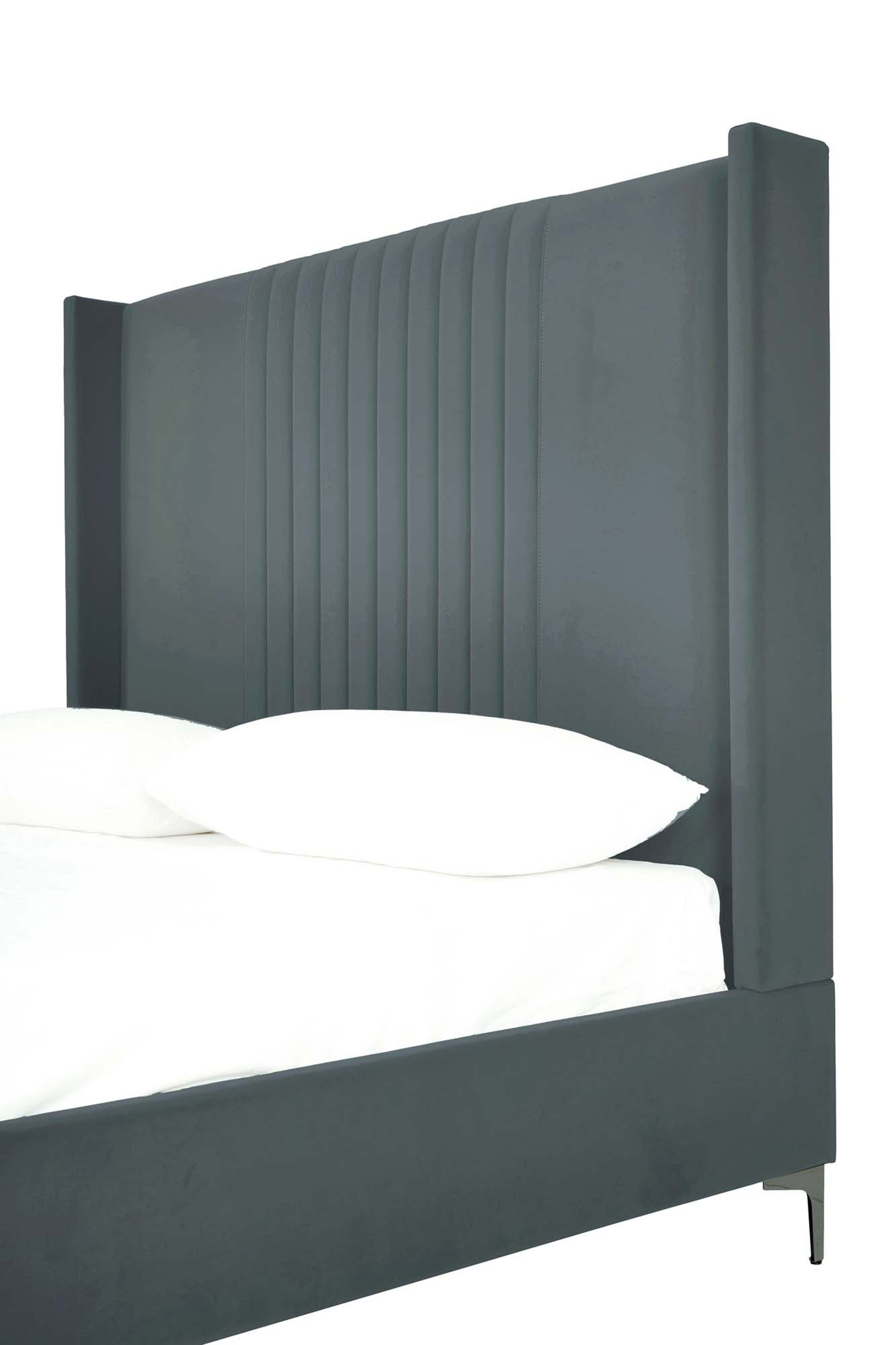 Promenade Velvet Platform Queen Size Bed