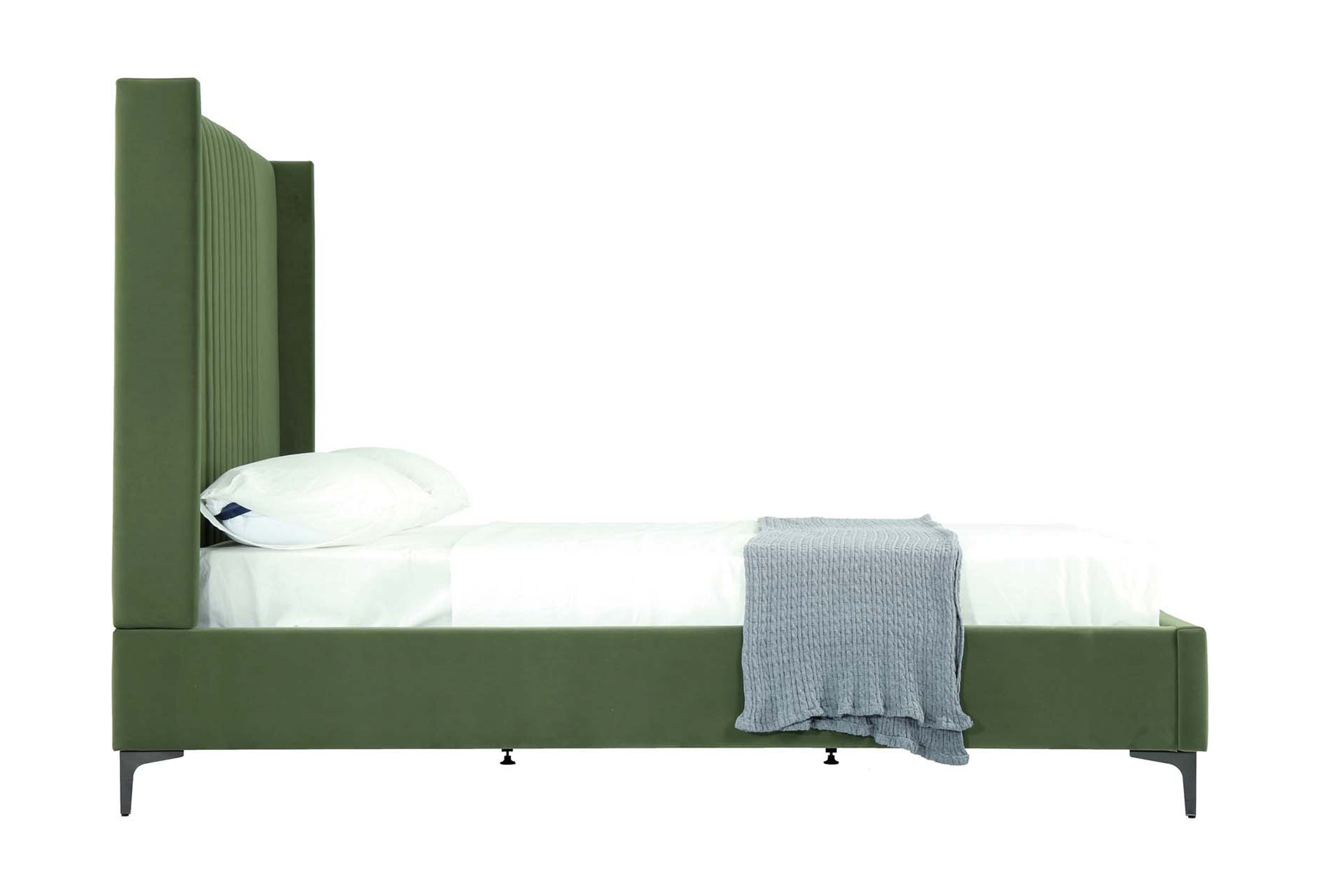 Promenade Velvet Platform Queen Size Bed