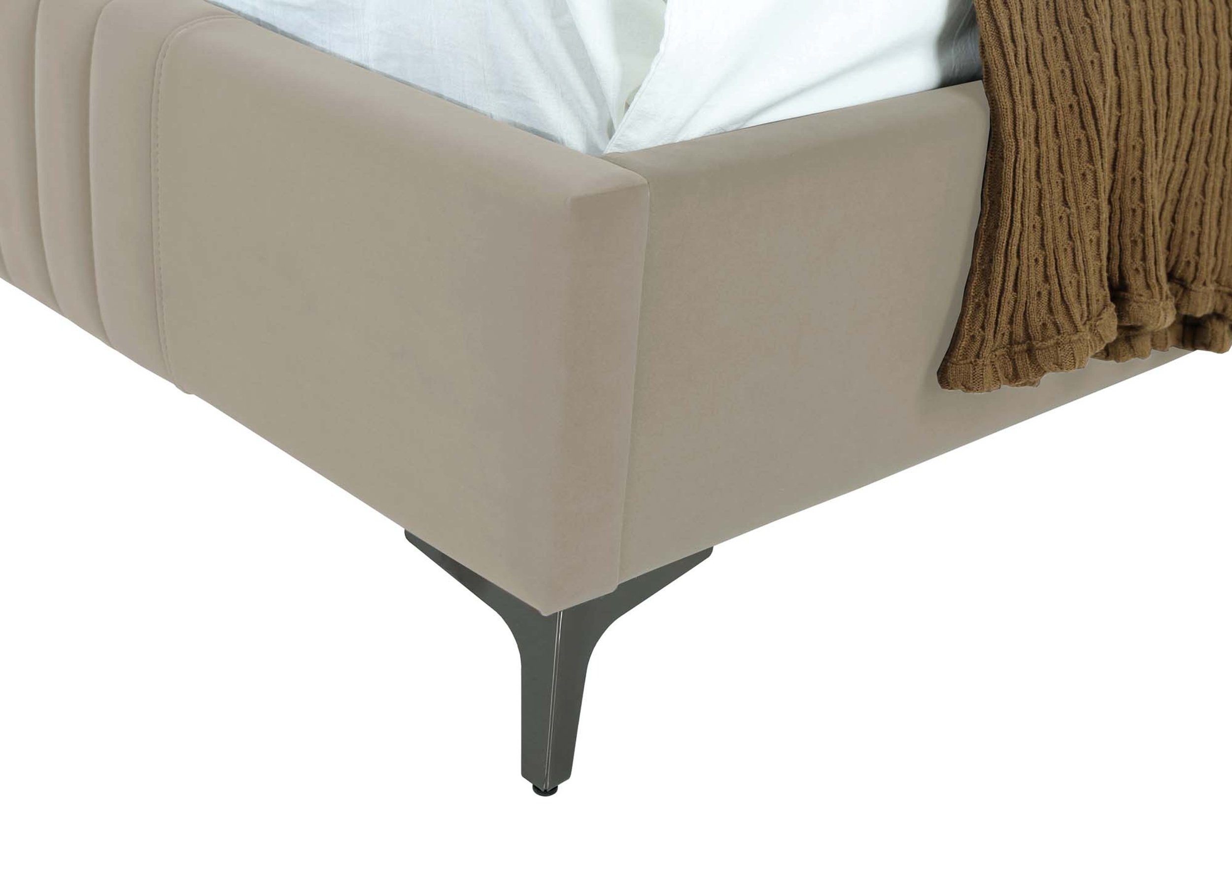Promenade Velvet Platform Queen Size Bed