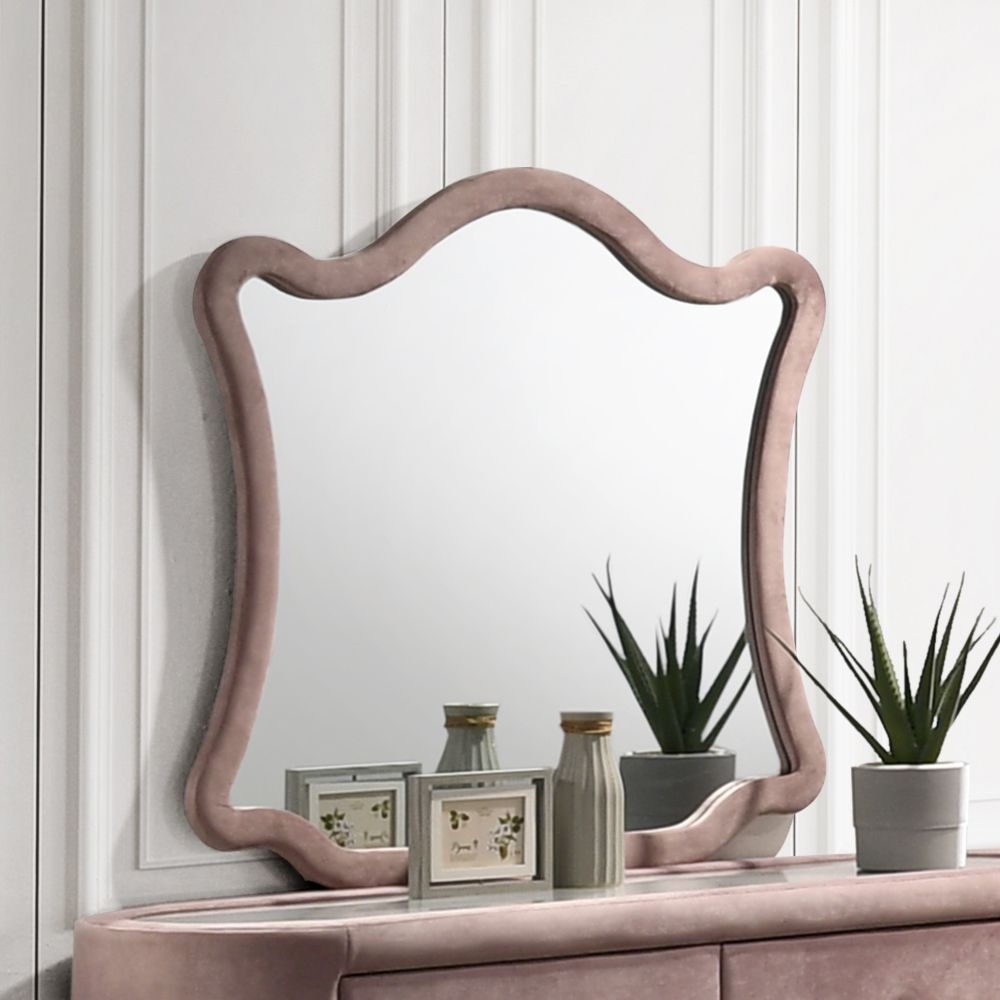 Salonia Velvet Mirror