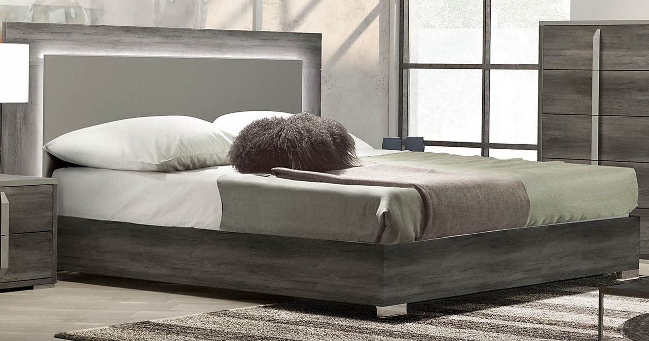 Liguria Platform Bedroom Set w/LED Lighting