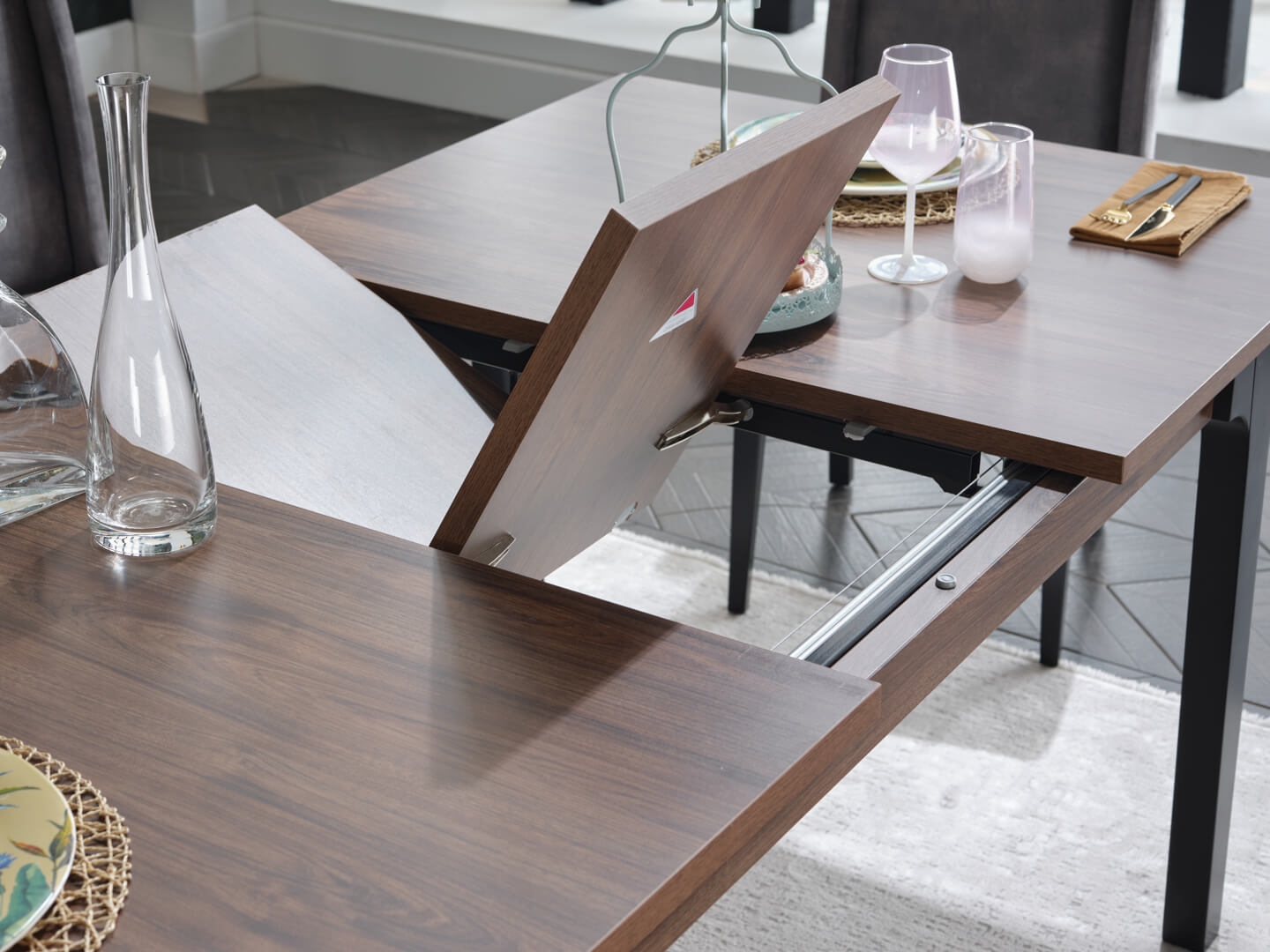 Kennedy Extendable Dining Set