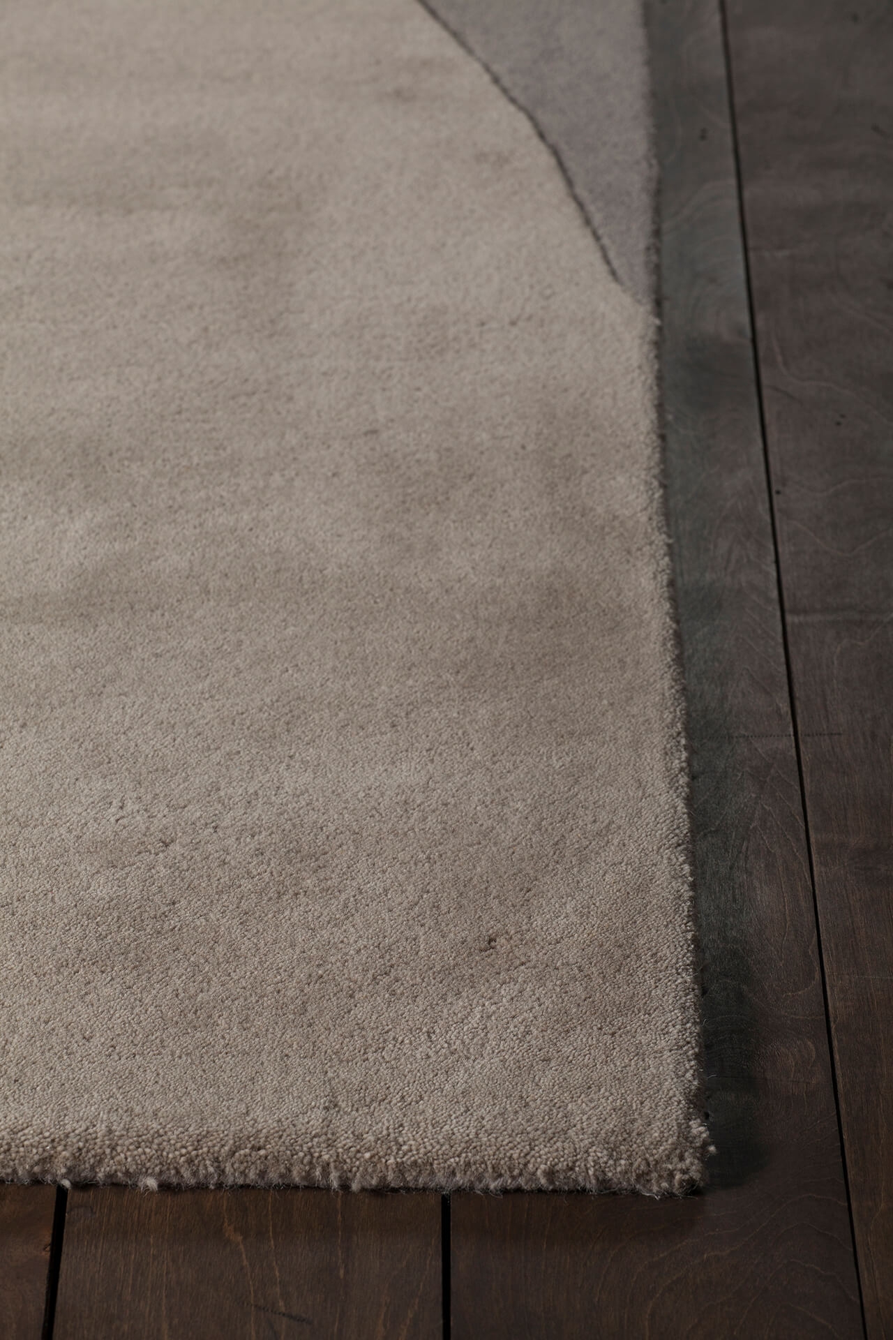 Bense Garza Wool Rectangular Hand-tufted Rug, 5' x 7'6"
