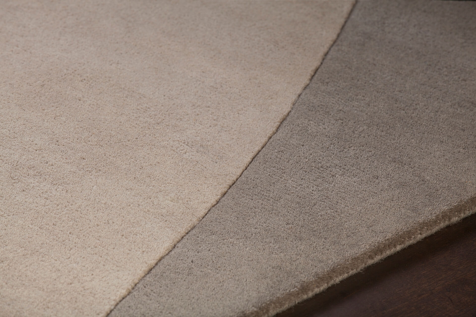 Bense Garza Wool Rectangular Hand-tufted Rug, 7'9" x 10'6"