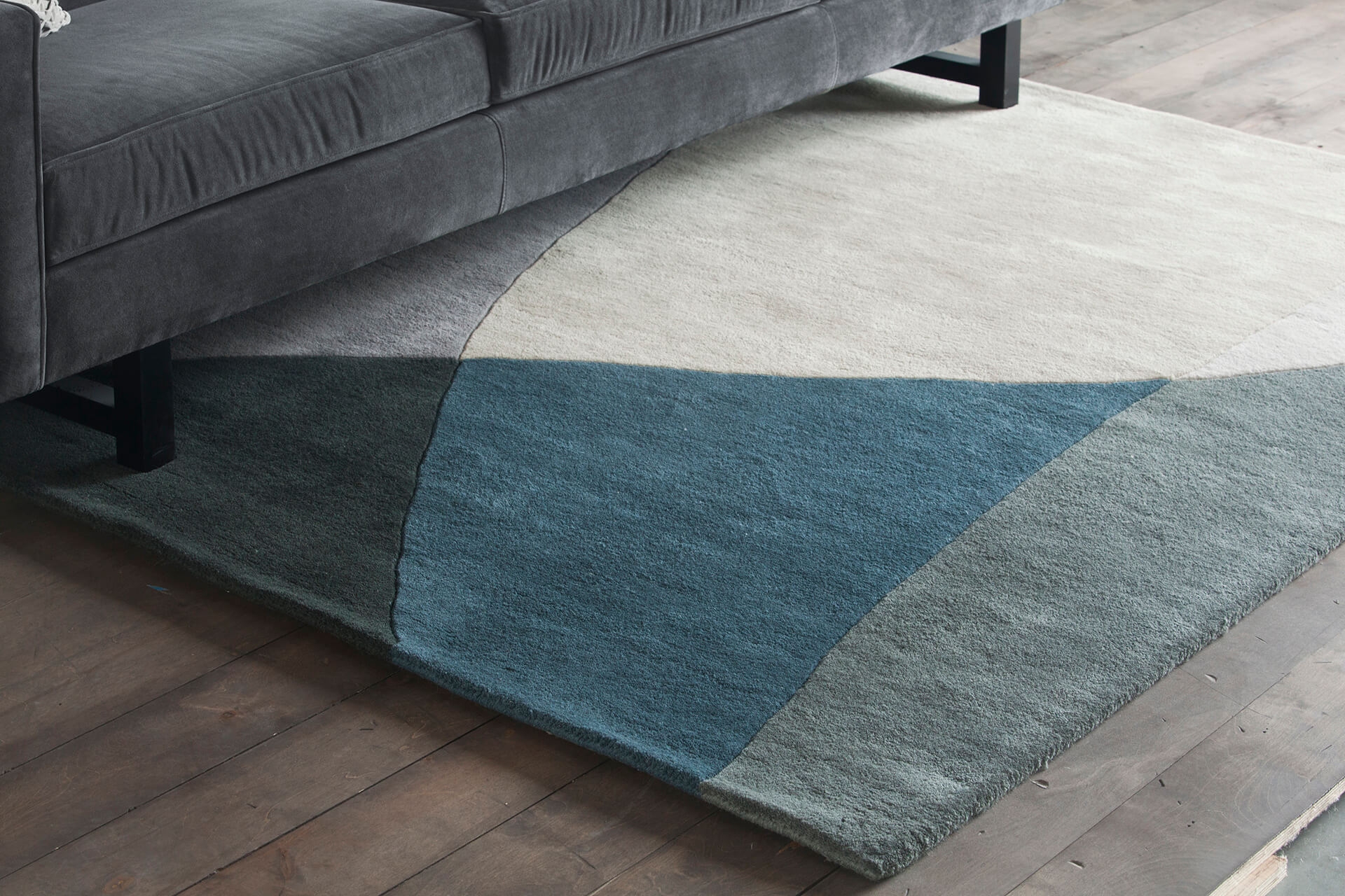 Bense Garza Wool Rectangular Hand-tufted Rug, 5' x 7'6"