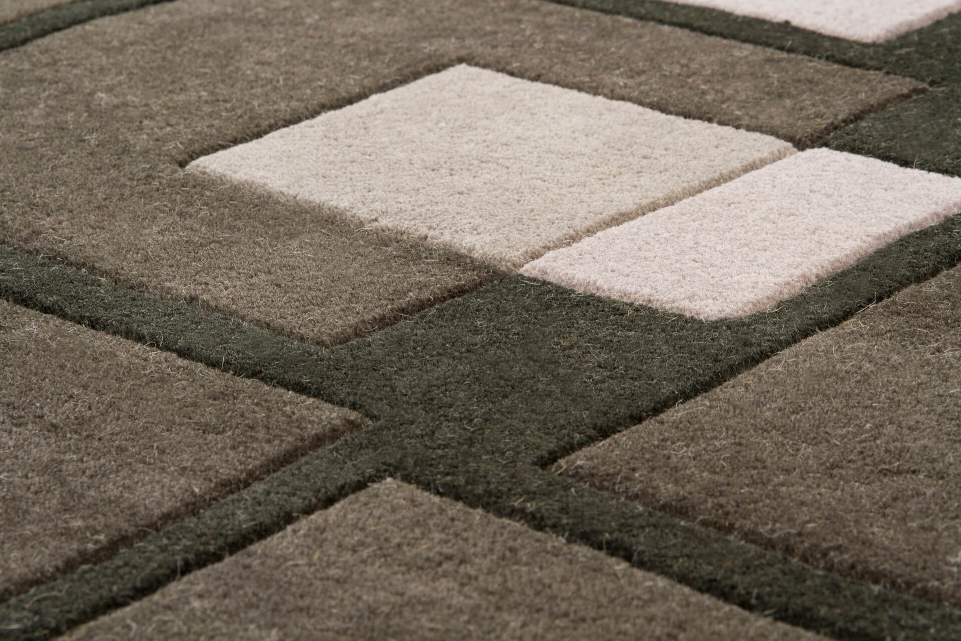 Bense Garza Wool Round Hand-tufted Rug, 7'9"