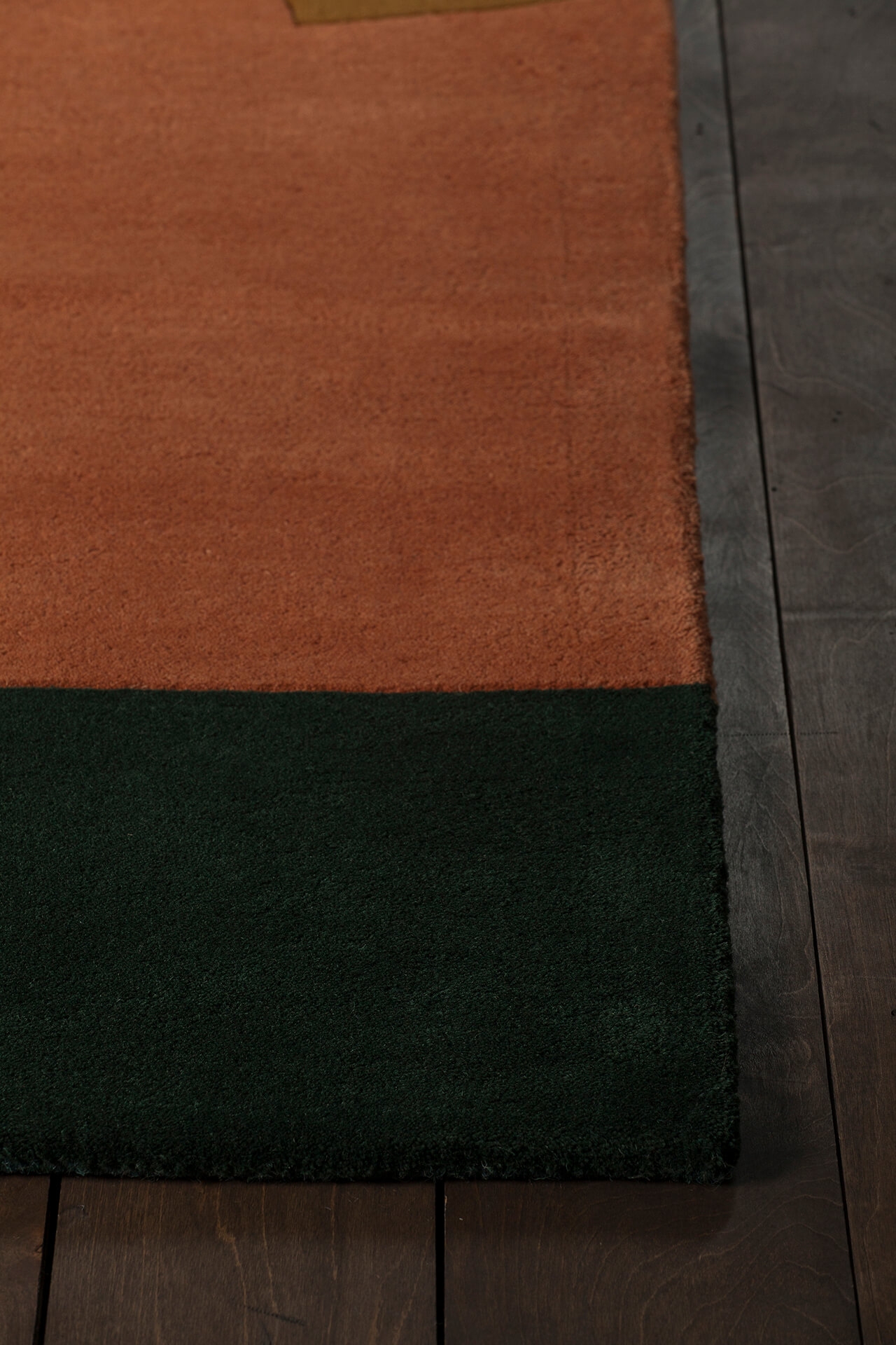 Bense Garza Wool Rectangular Hand-tufted Rug, 5' x 7'6"