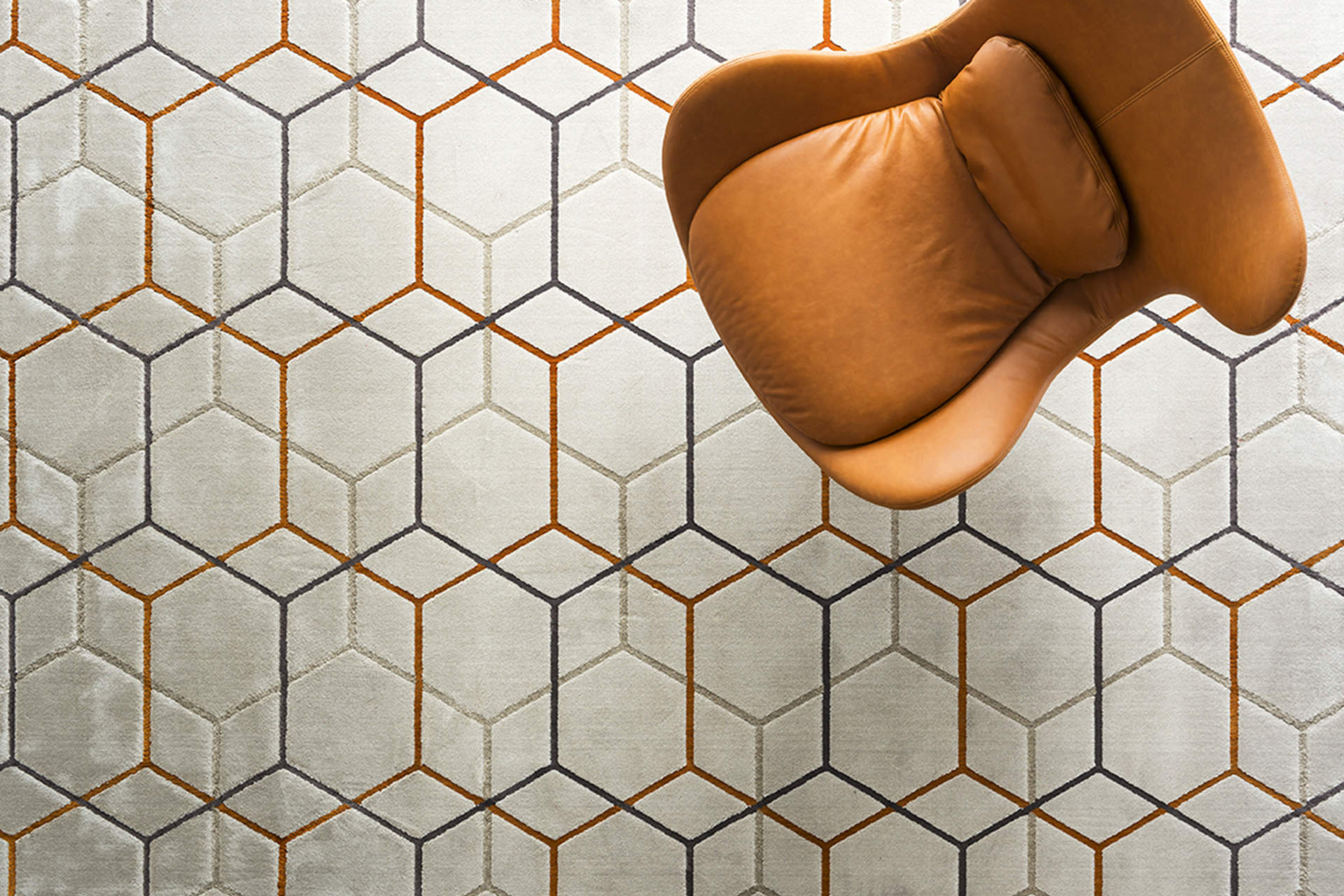 Offset Polypropylene/Polyester Hexagonal Pattern Rug
