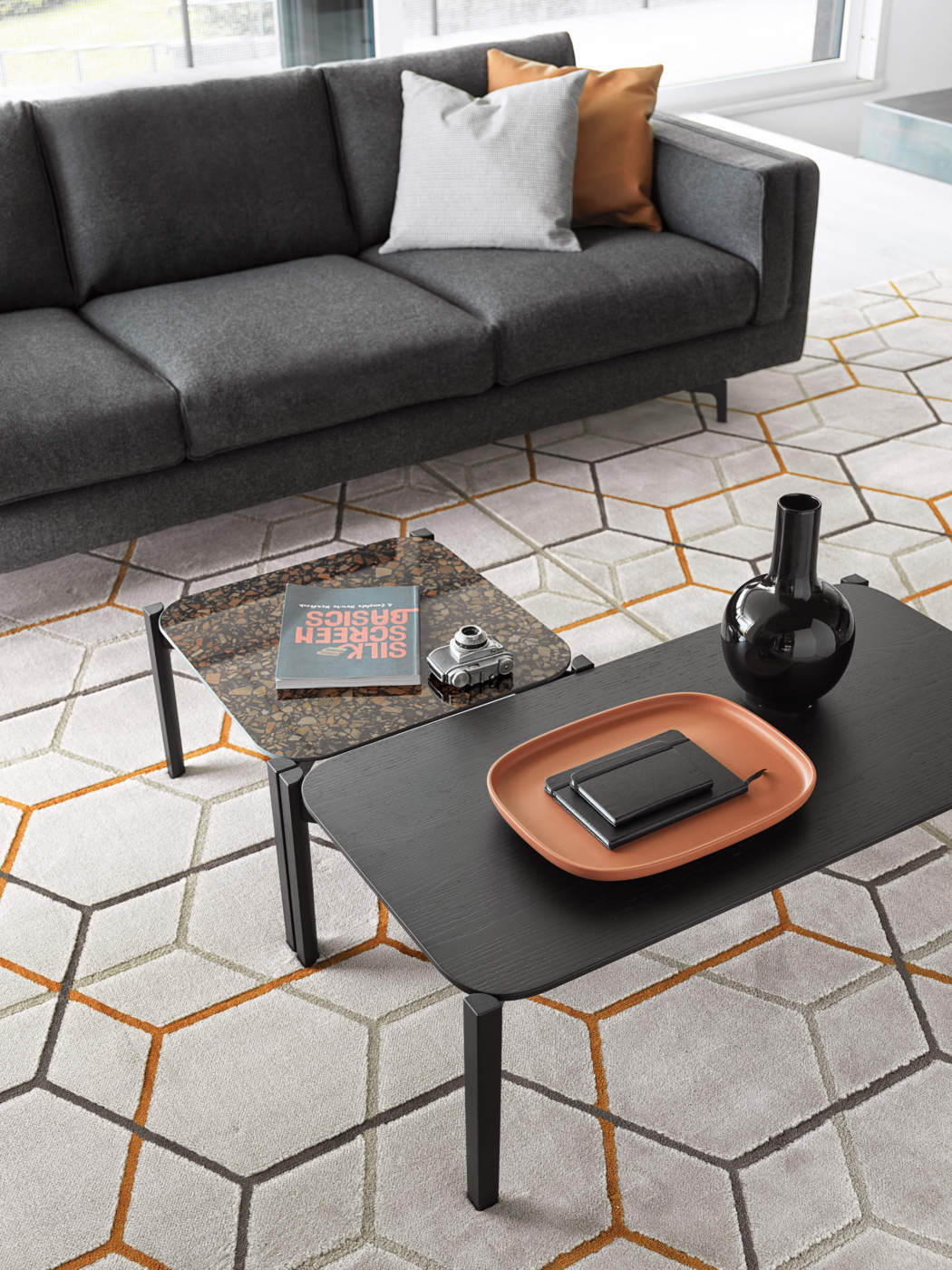 Offset Polypropylene/Polyester Hexagonal Pattern Rug