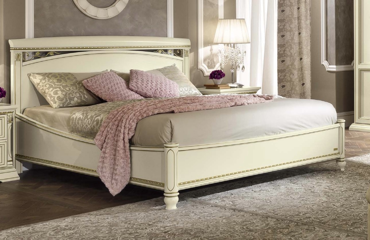 Treviso Wood Platform Bed, Queen Size