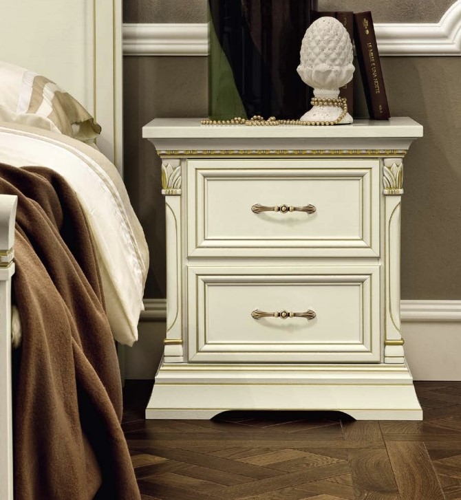 Treviso Wood Platform Bedroom Set