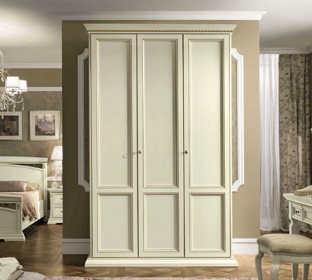 Treviso Wood Platform Bedroom Set
