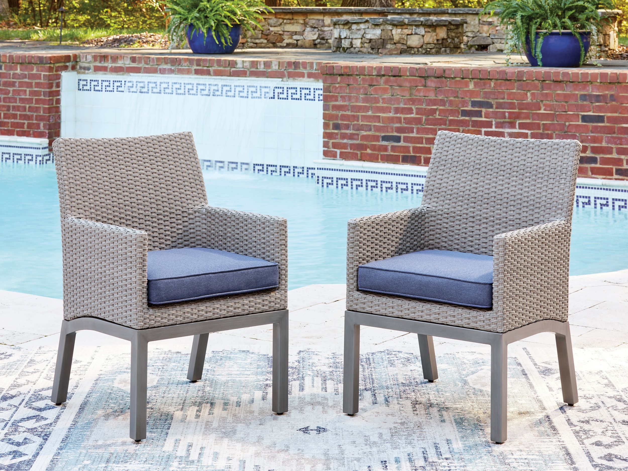 Half Moon Beach Wicker/Aluminum Armchair with Cushion