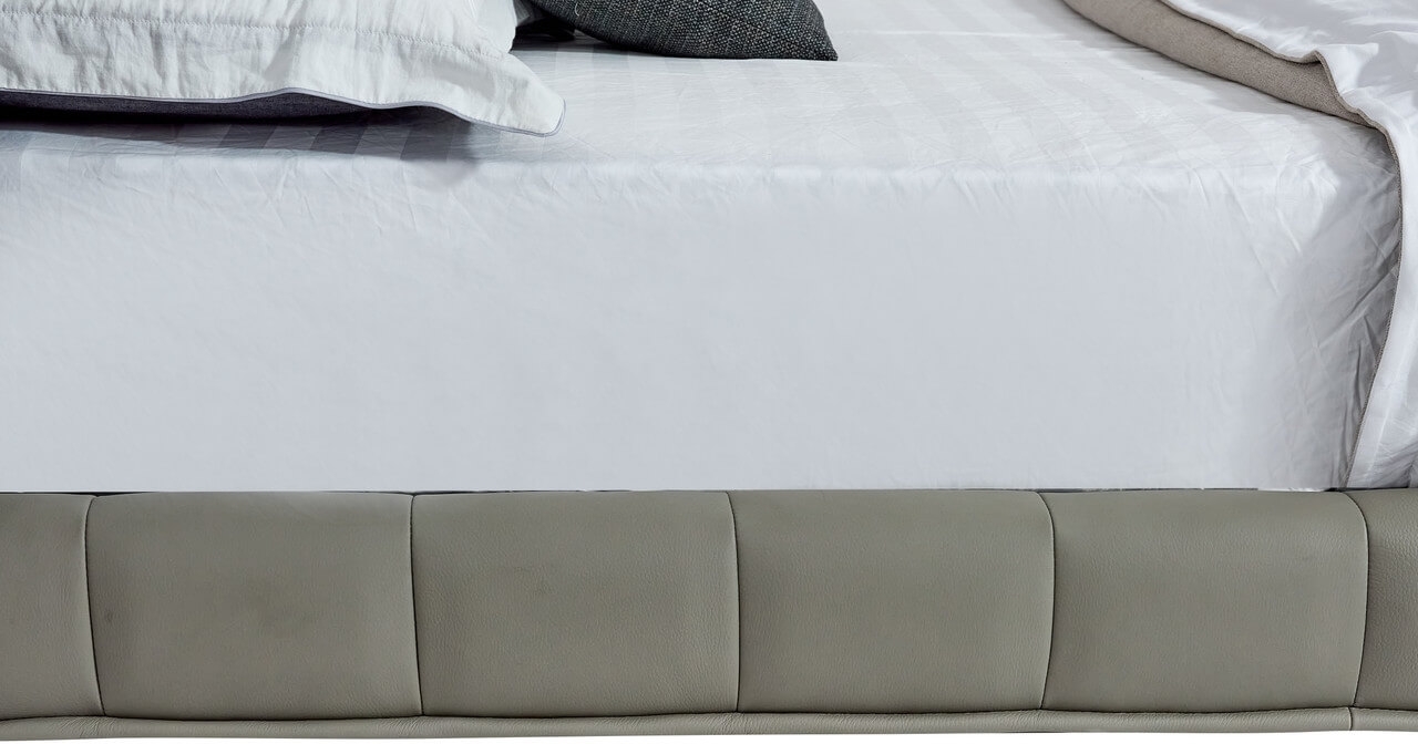 Claire Full Leather Upholstered Platform Queen Size Bed with Tufted Headboard
