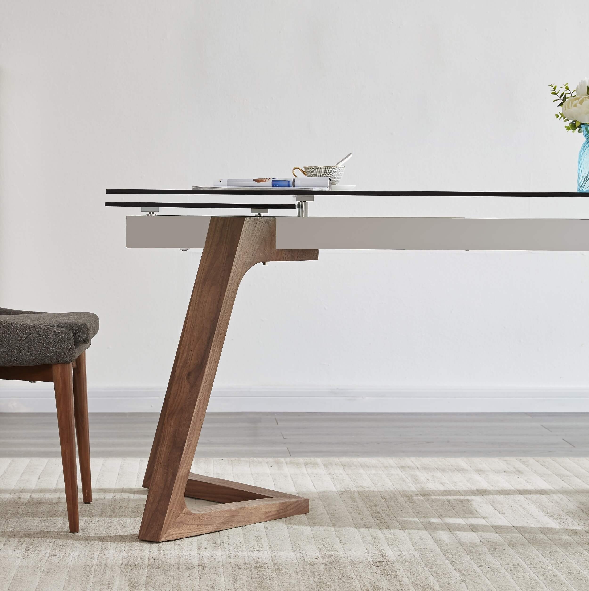 Class Glass Extendable Dining Table