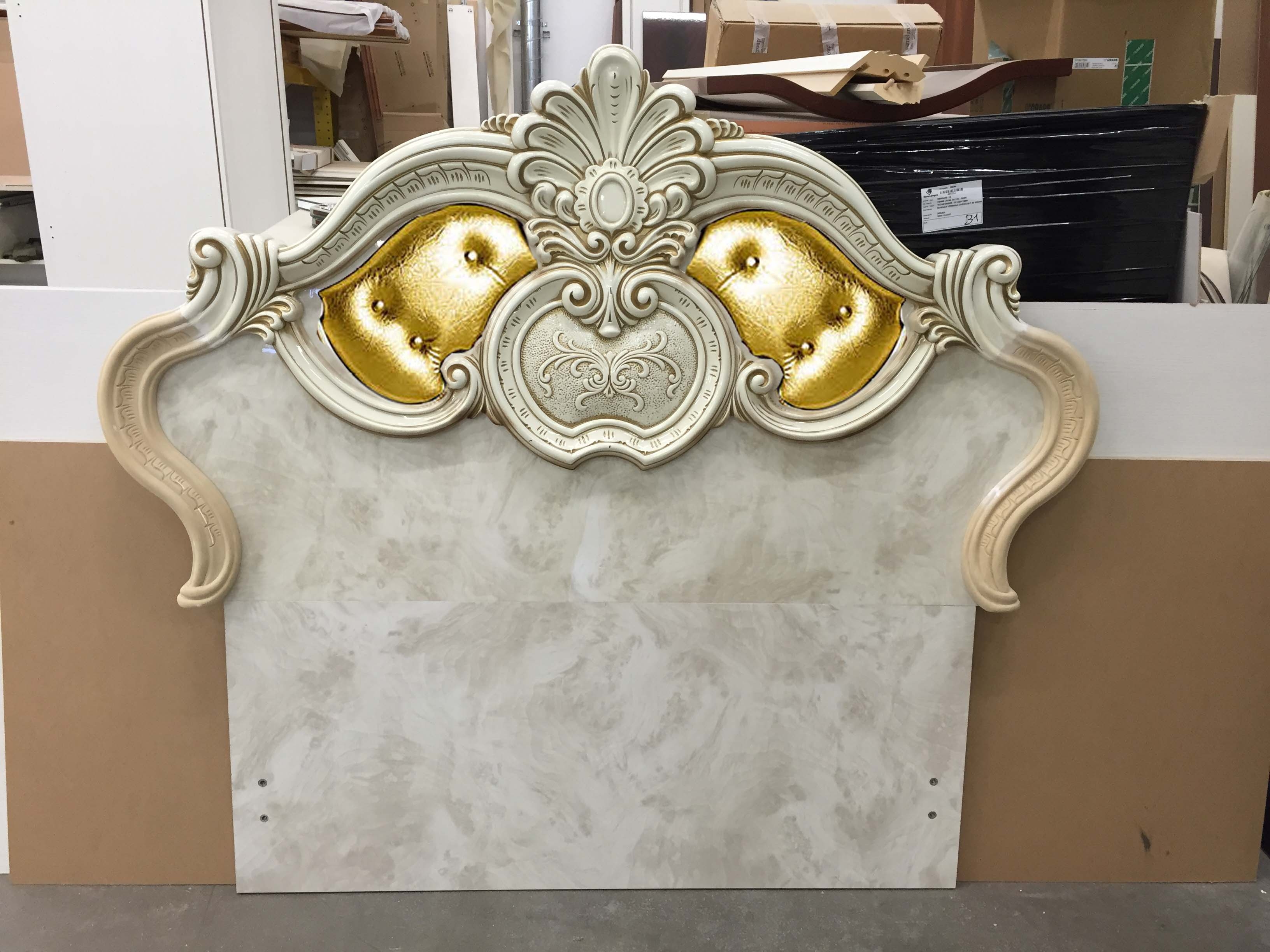 Leonardo Imbottito Wood Panel Bed
