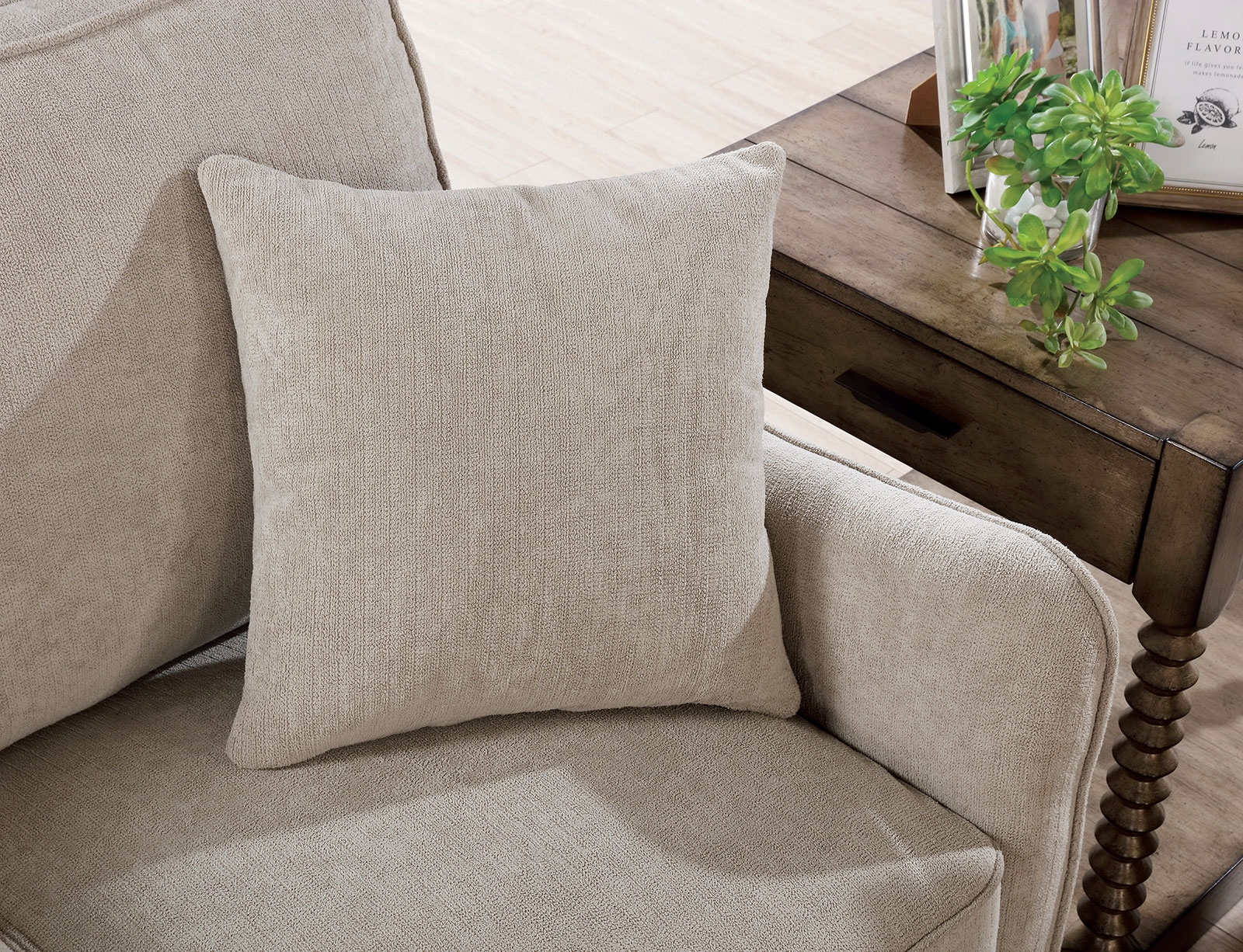 Maxime Fabric Loveseat