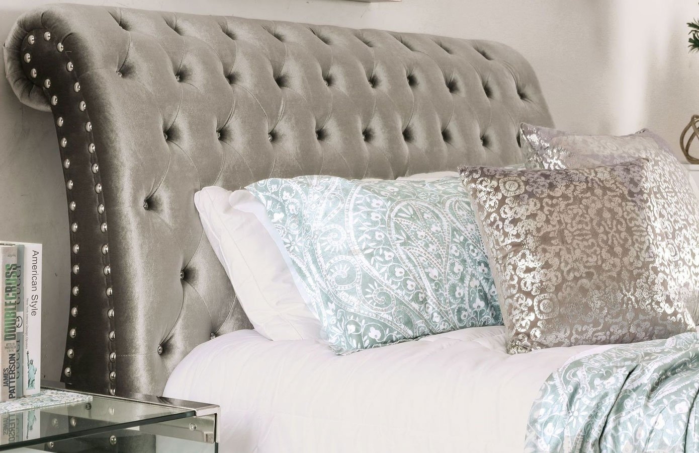 Noella Fabric/Wood Tufted Sleigh Bed, Queen Size