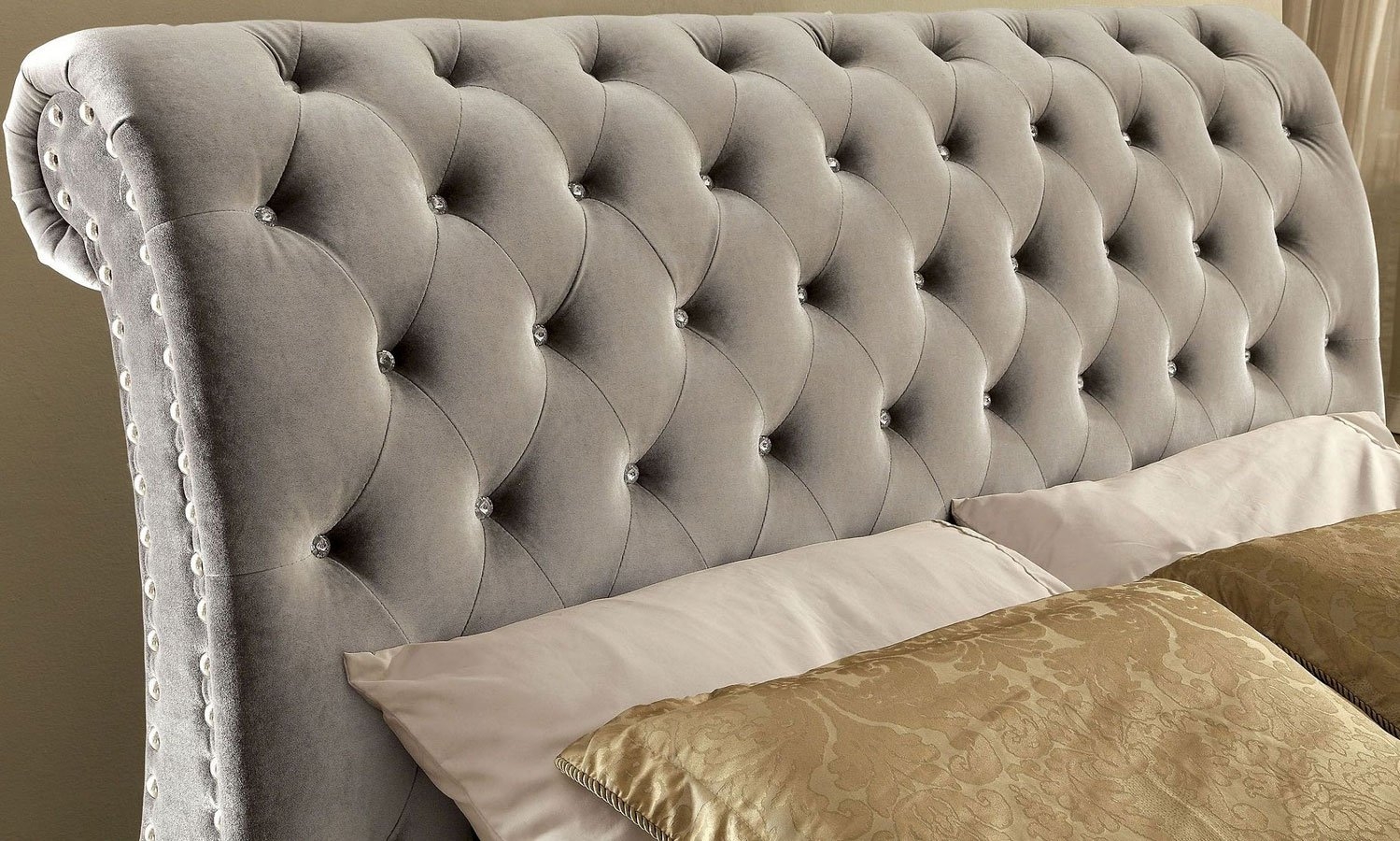 Noella Fabric/Wood Tufted Sleigh Bed