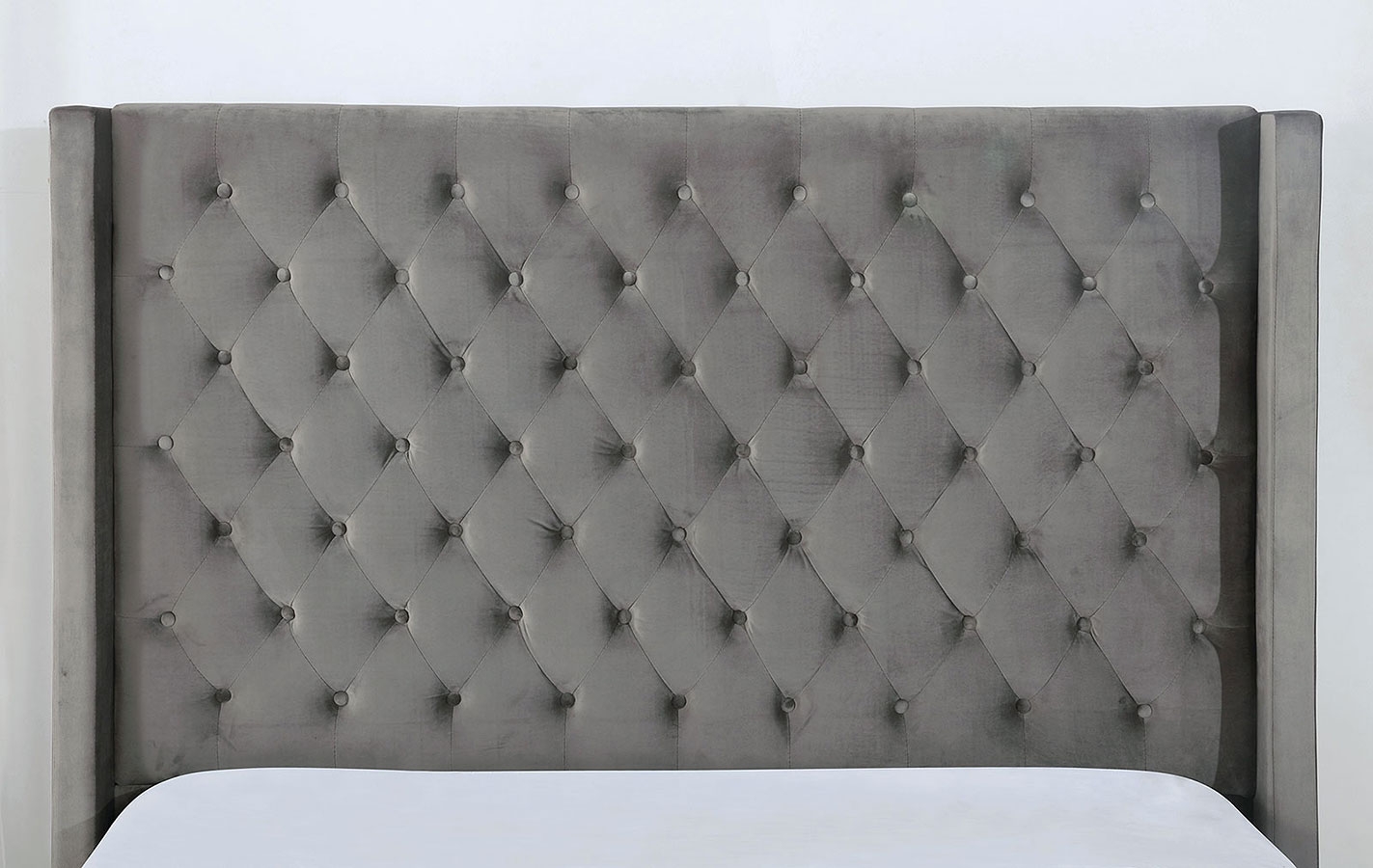 Ryleigh Fabric/Wood Platform Tufted Bed, Queen Size