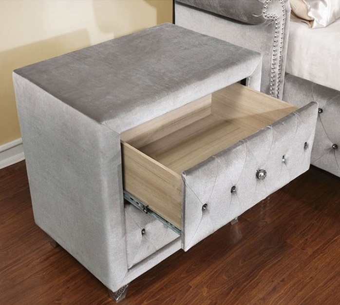 Delilah Fabric/Wood Tufted Storage Platform Bedroom Set