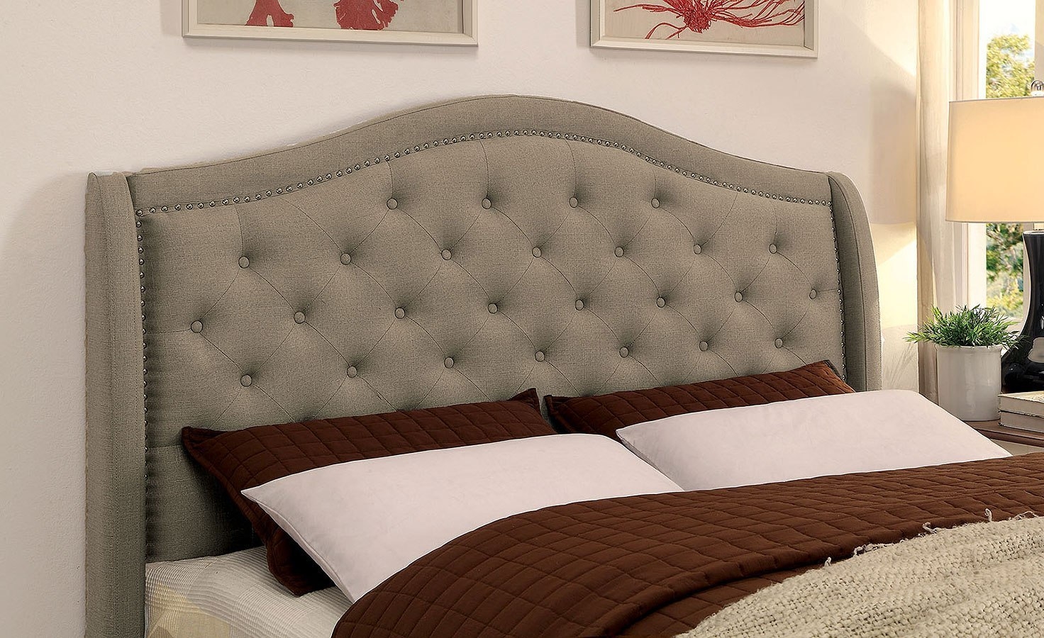 Carly Fabric/Wood Tufted Platform Bed, Full Size