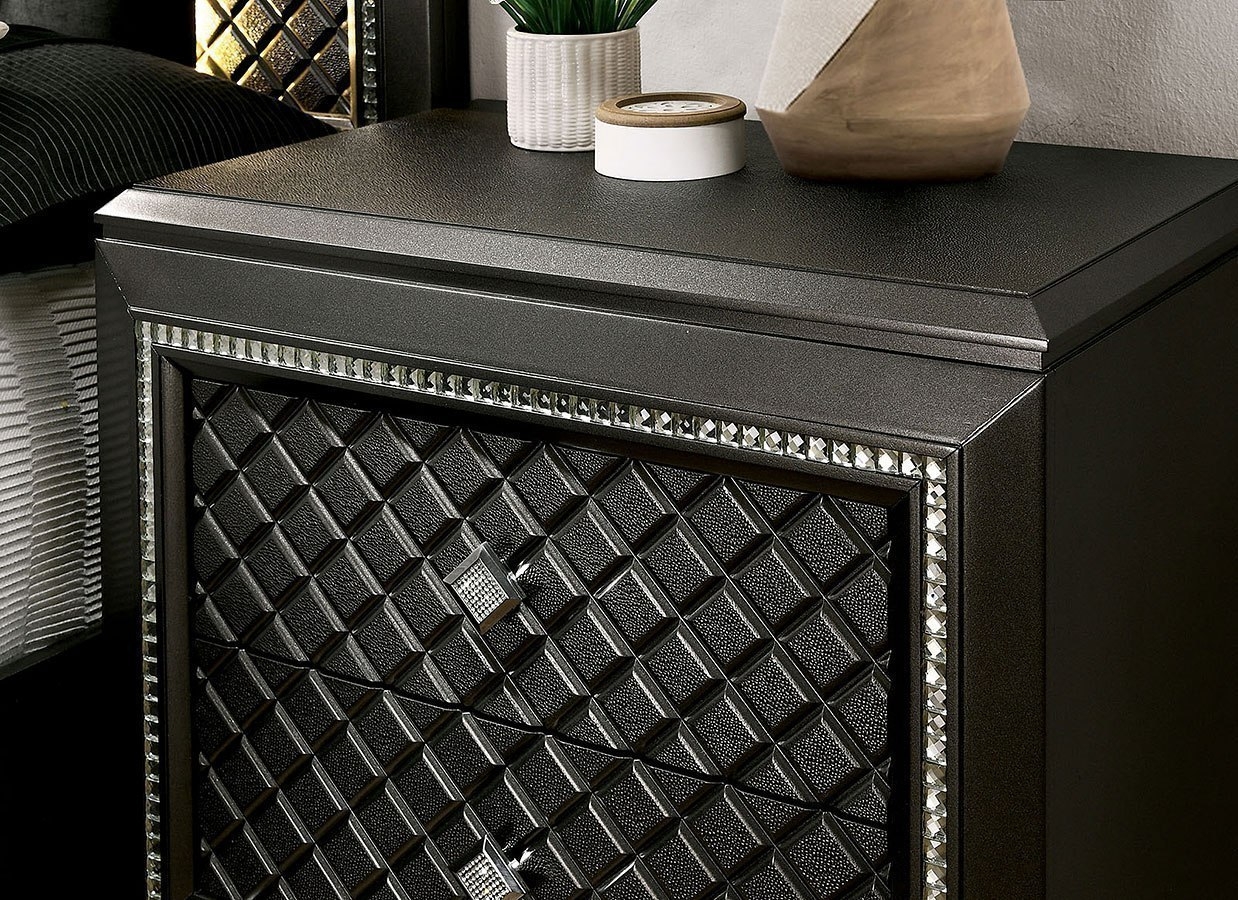 Demetria Wood Nigthstand w/2 Drawers