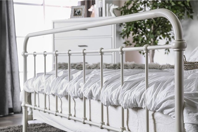 Iria Metal Panel Bed, Twin Size