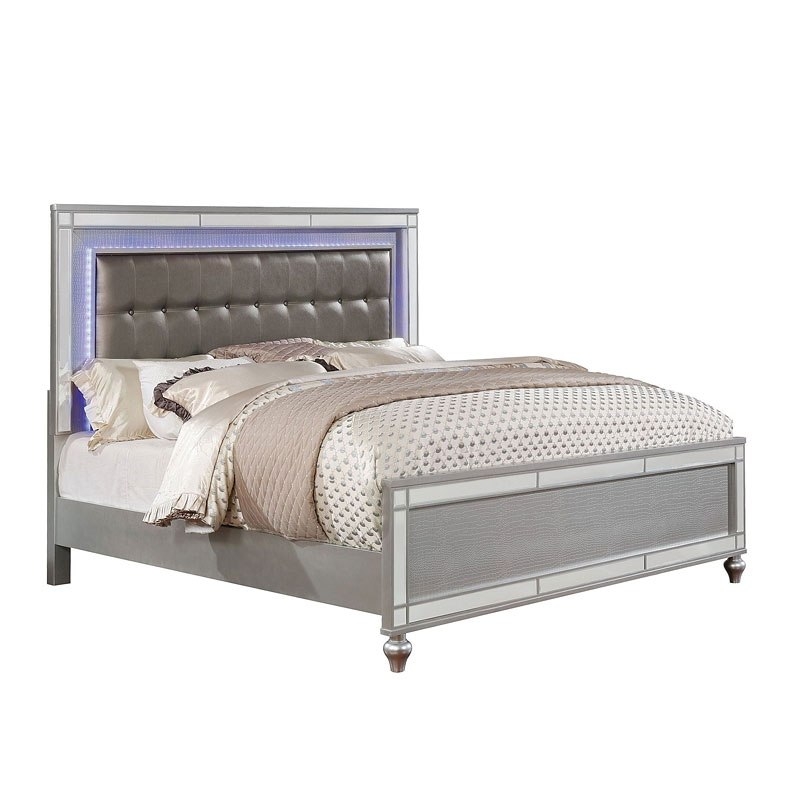 Brachium Mirror/Leatherette/Wood Tufted Panel Bedroom Set