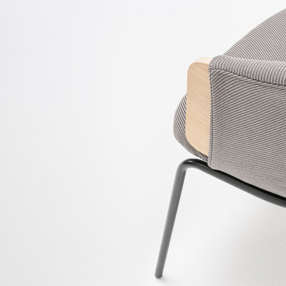 Collar 4-Legged Base Chair