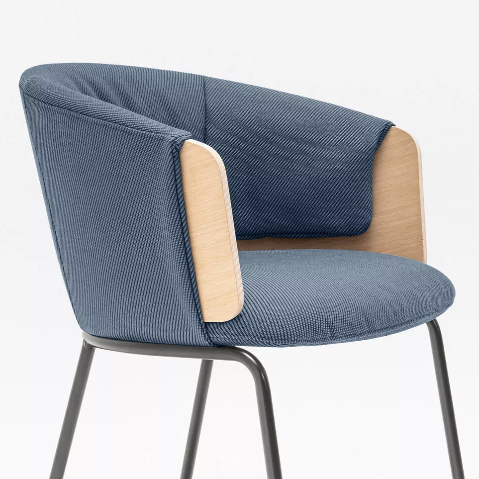 Collar 4-Legged Base Chair