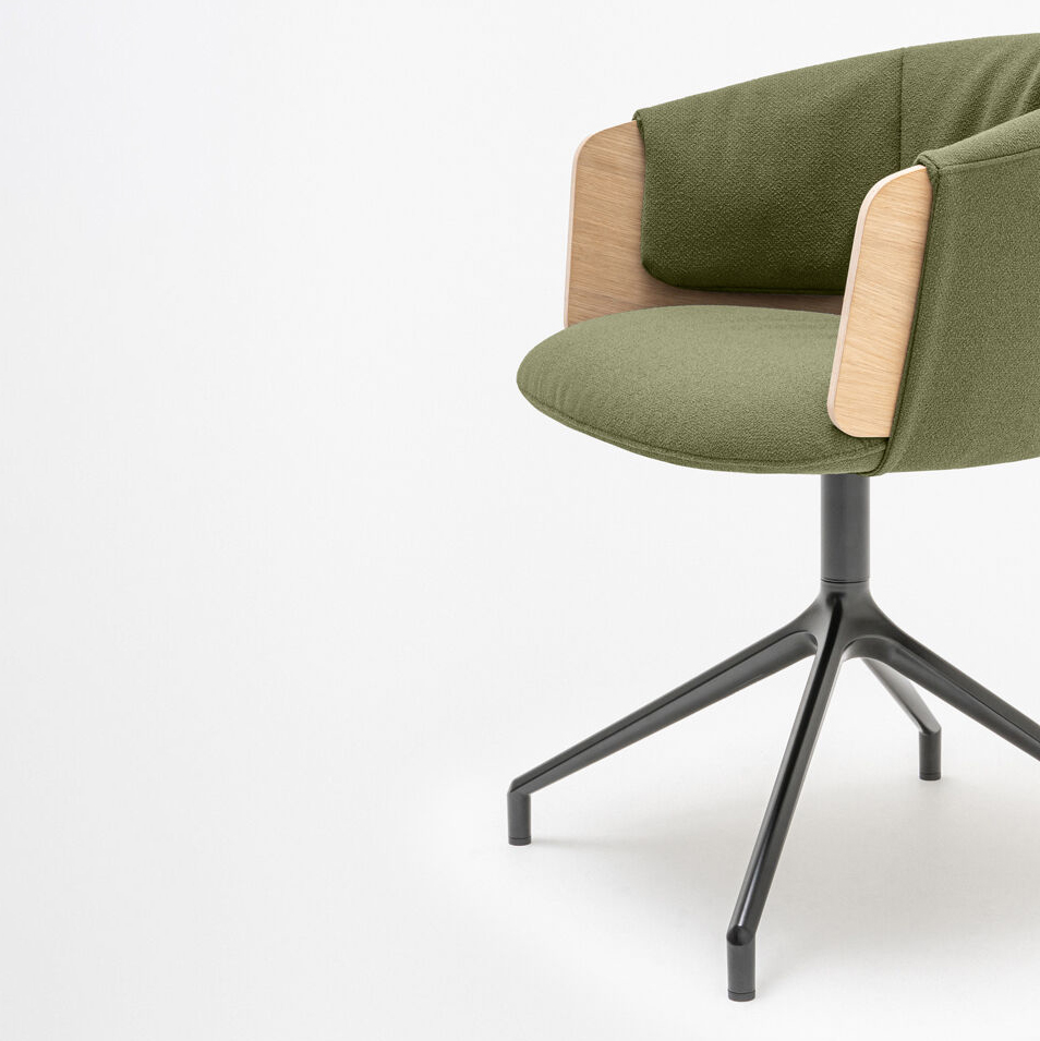 Collar Swivel Chair