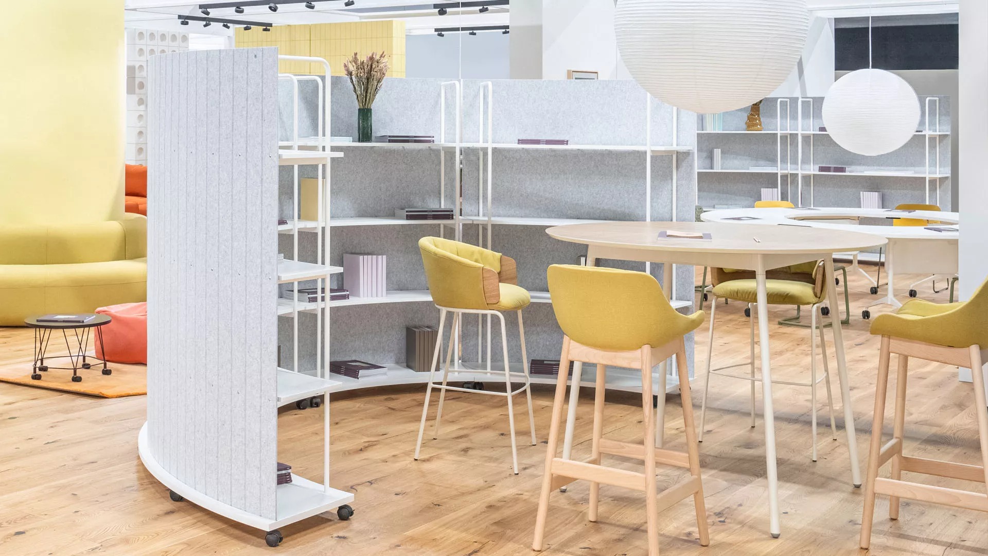 Collar Bar Stool