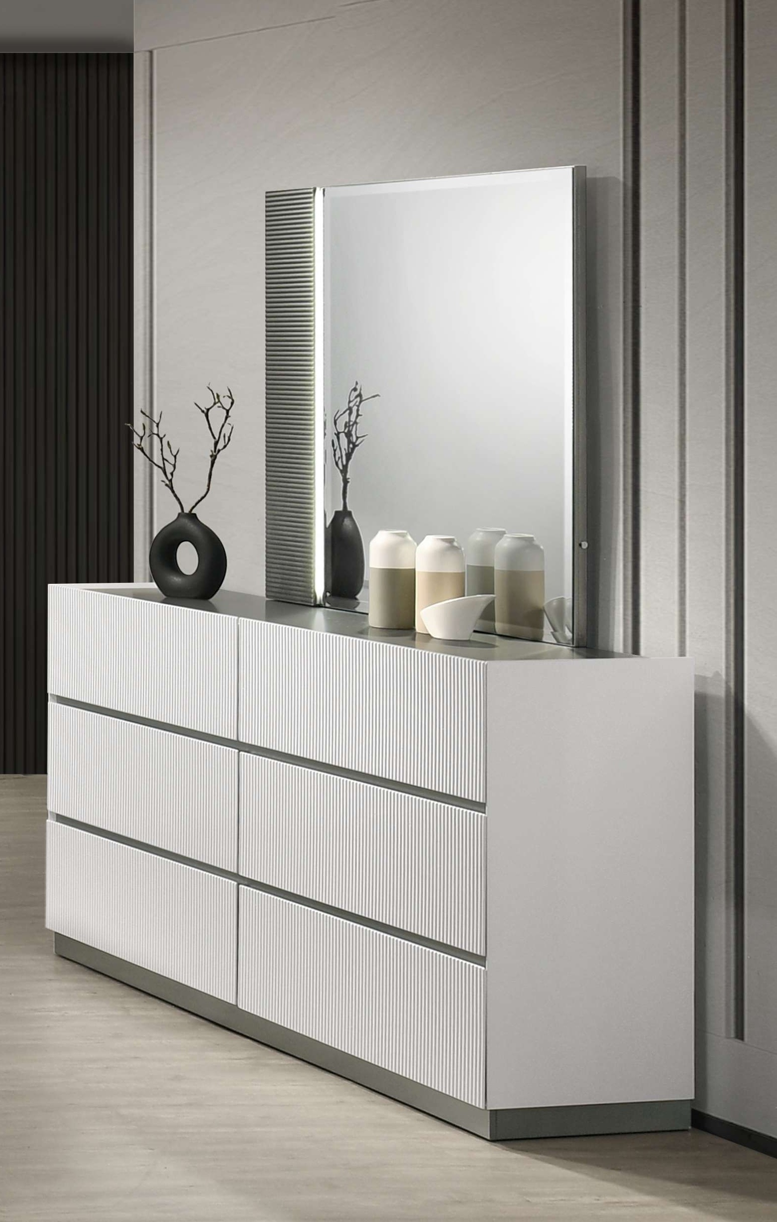 Cecilia Platform Bedroom Set with LED Headboard