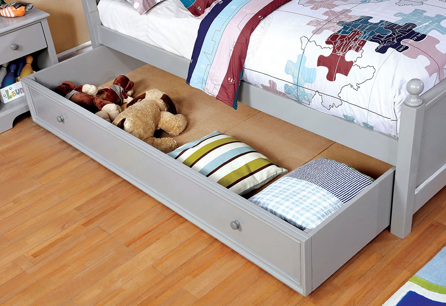 Diane Wood Youth Panel Bedroom Set