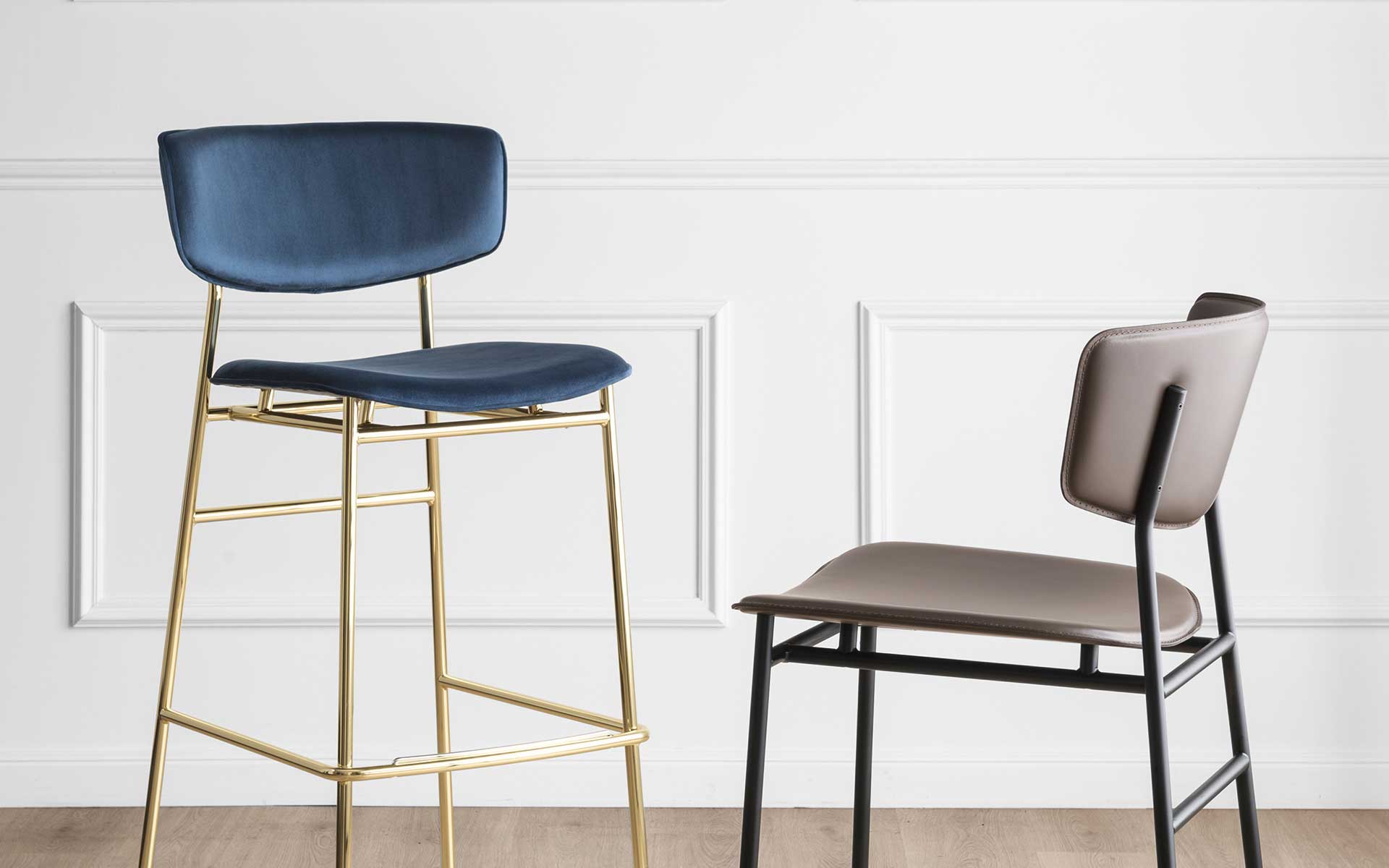 Fifties Fabric/Metal Customizable Counter Stool