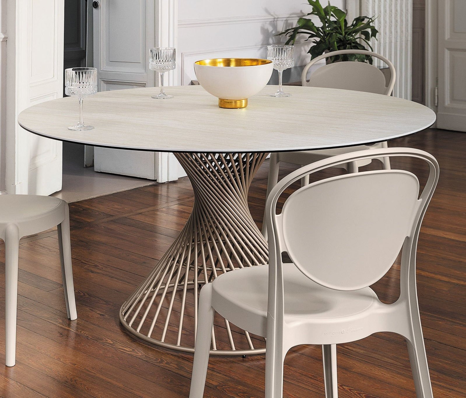 Vortex Metal/Ceramic Round Dining Table